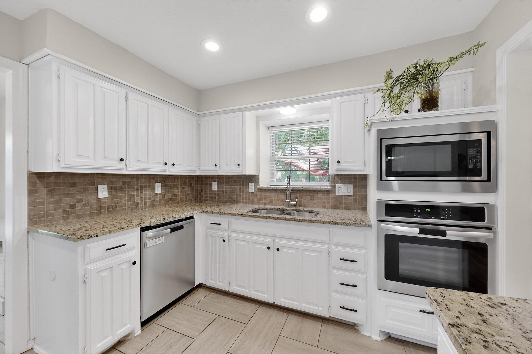 4202 Meadow Ridge Drive