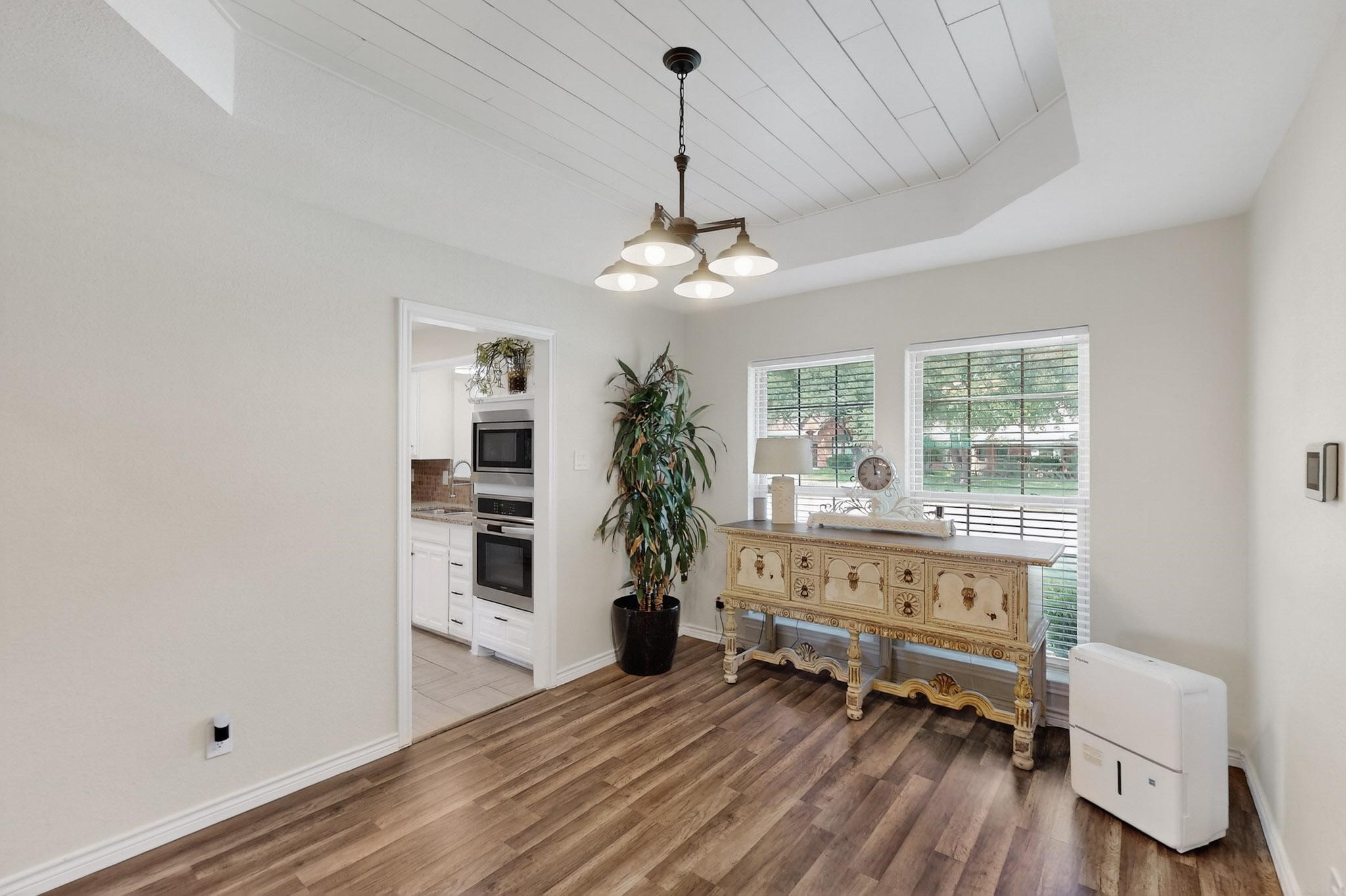 4202 Meadow Ridge Drive