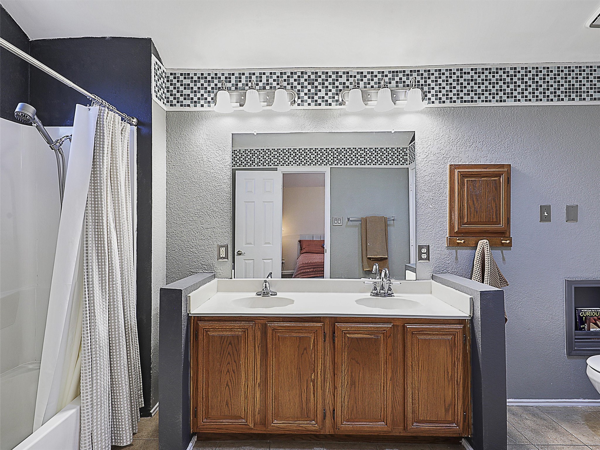 2529 High Pointe Boulevard