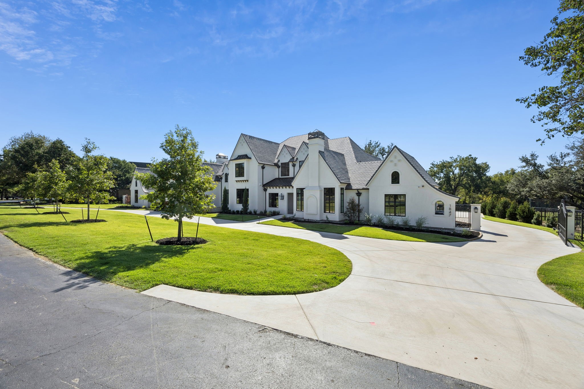 1847 Broken Bend Drive