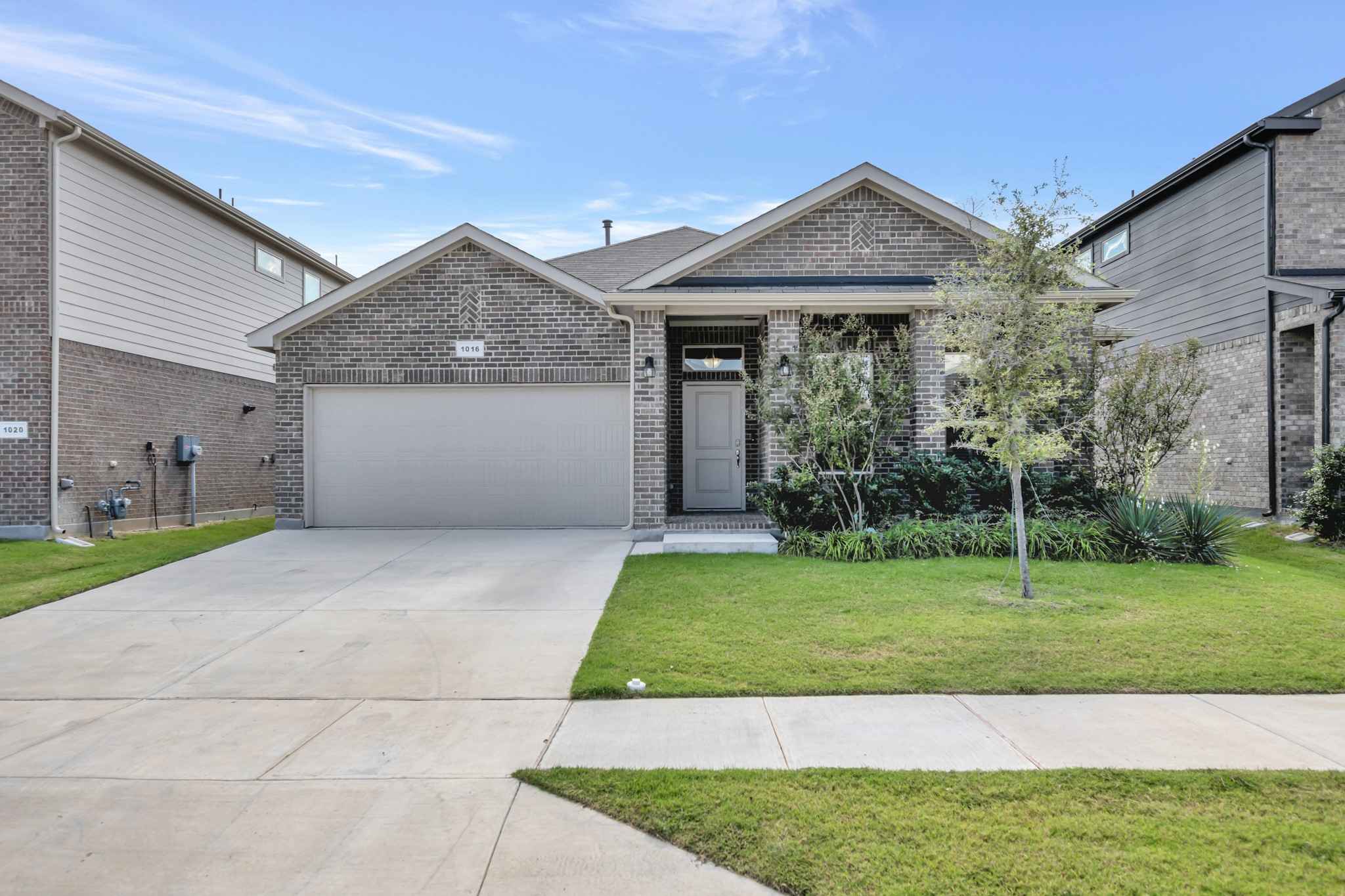 1016 Croxley Way