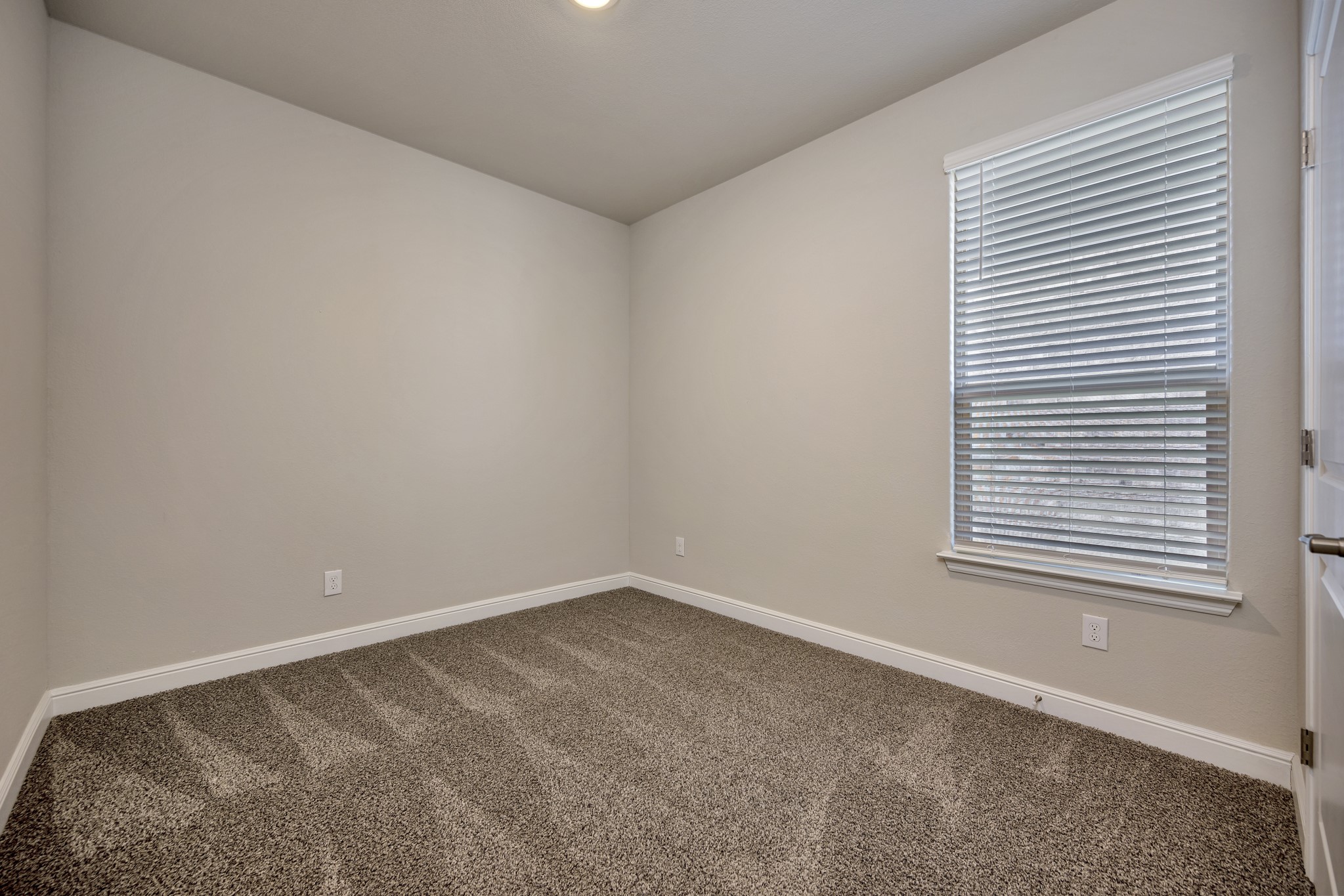 1016 Croxley Way