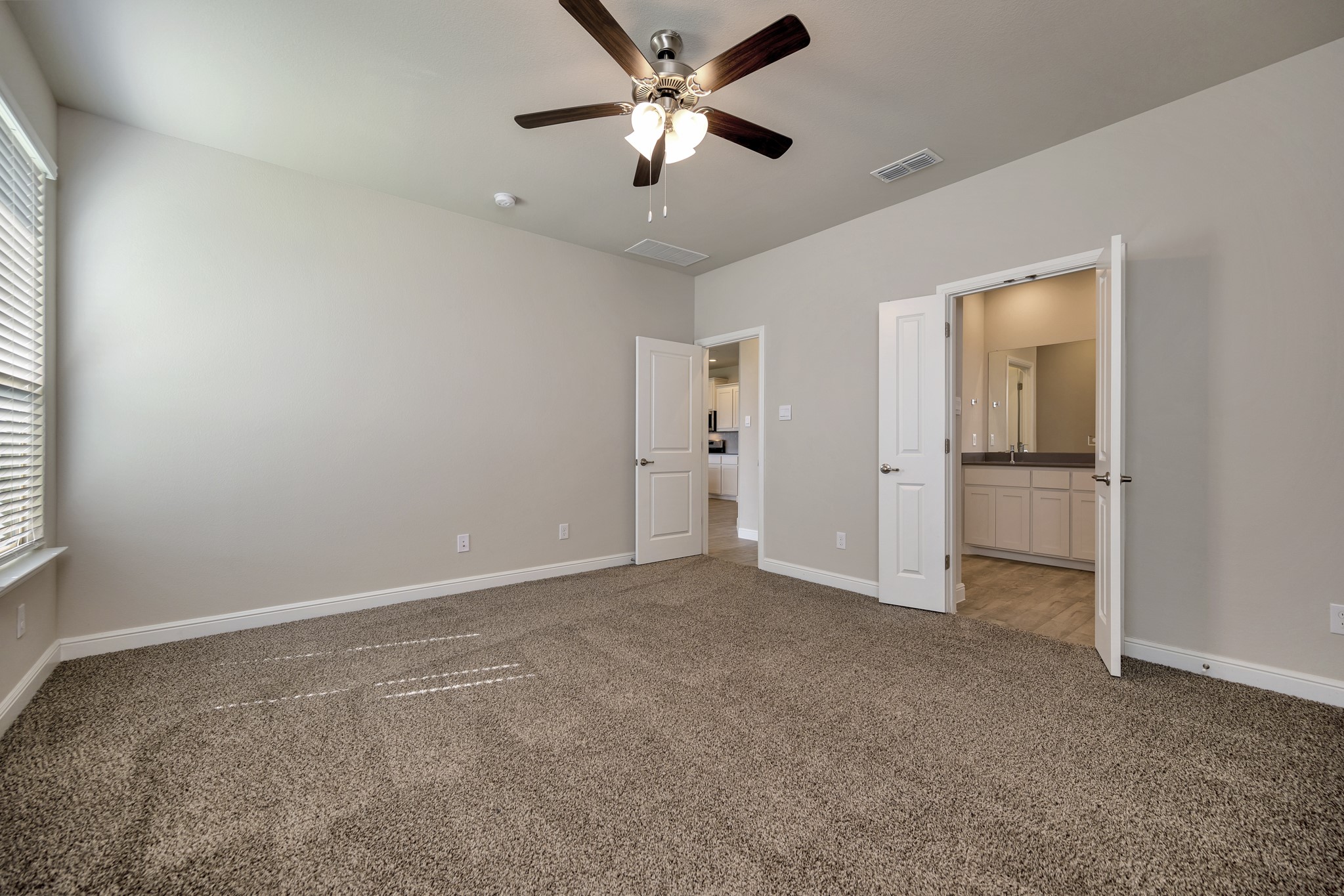 1016 Croxley Way