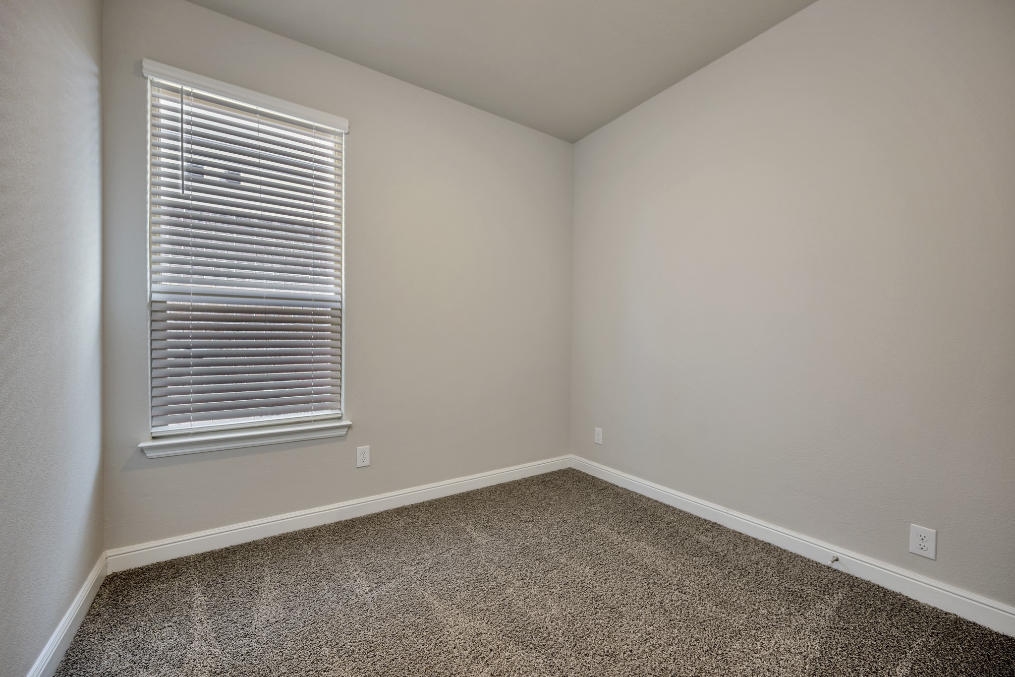 1016 Croxley Way