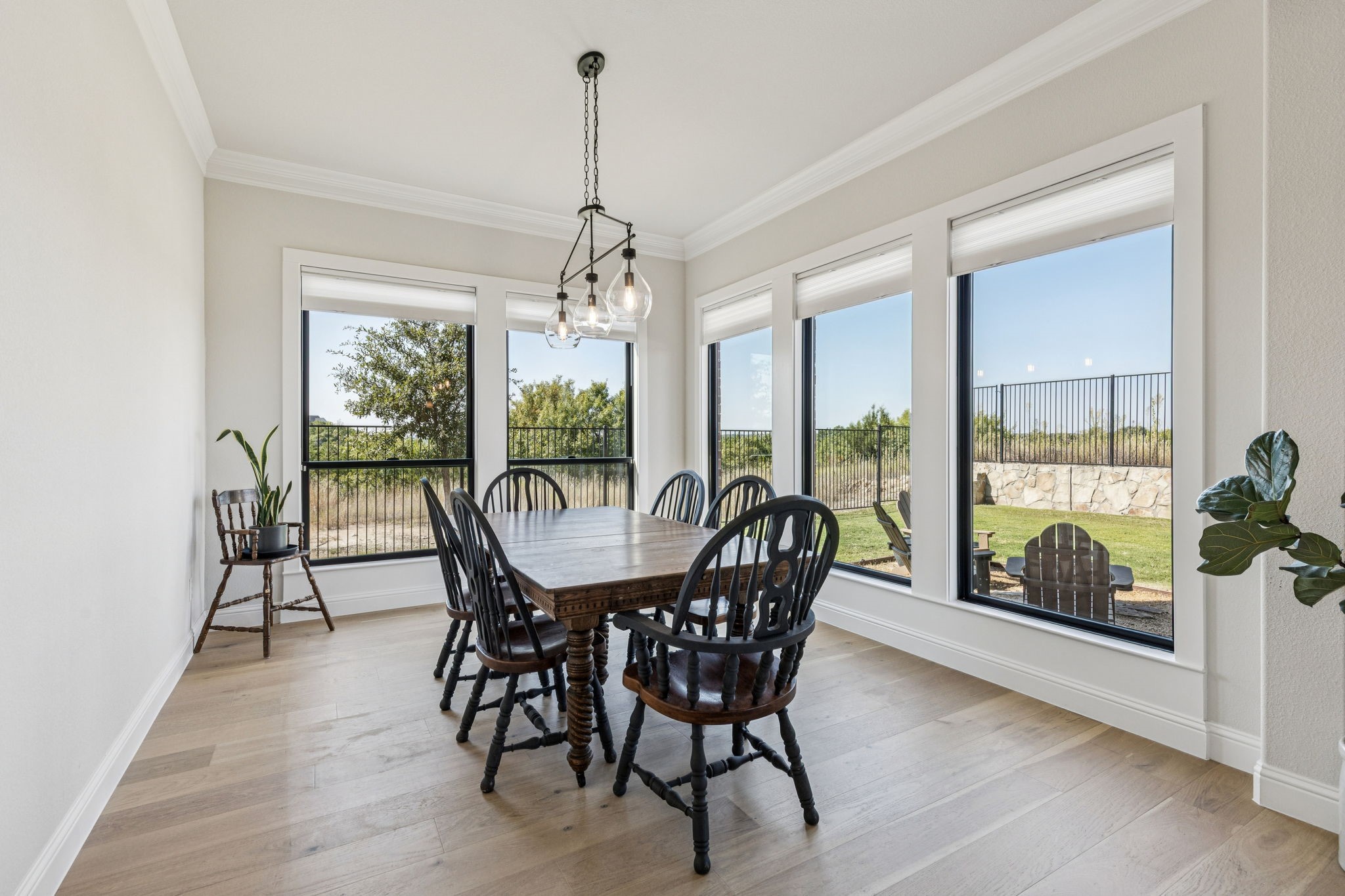 933 Highlands Avenue