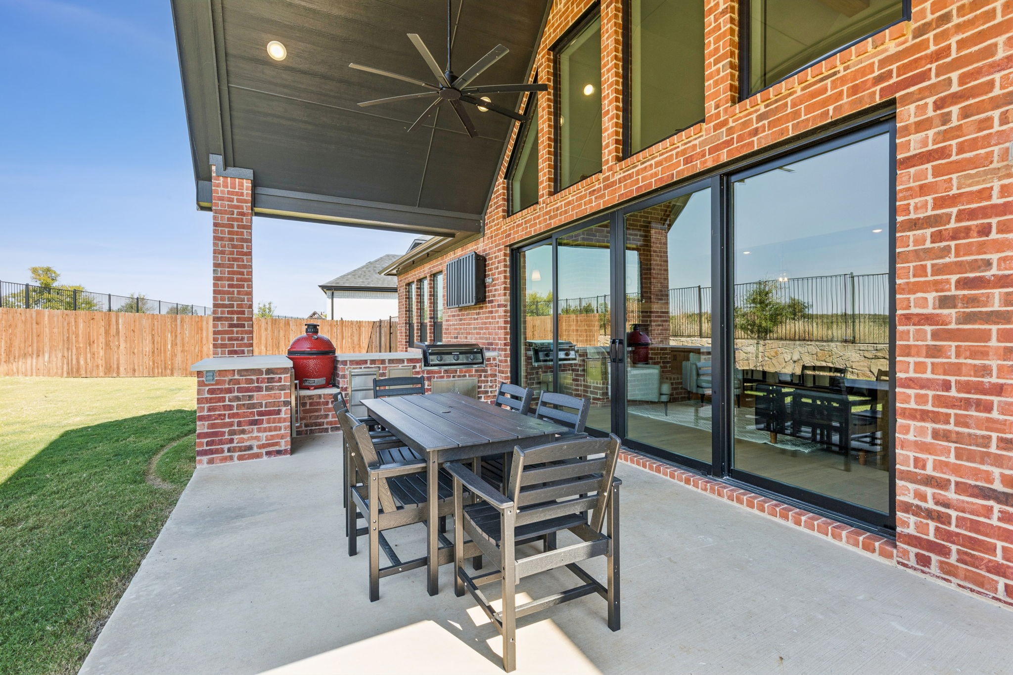 933 Highlands Avenue