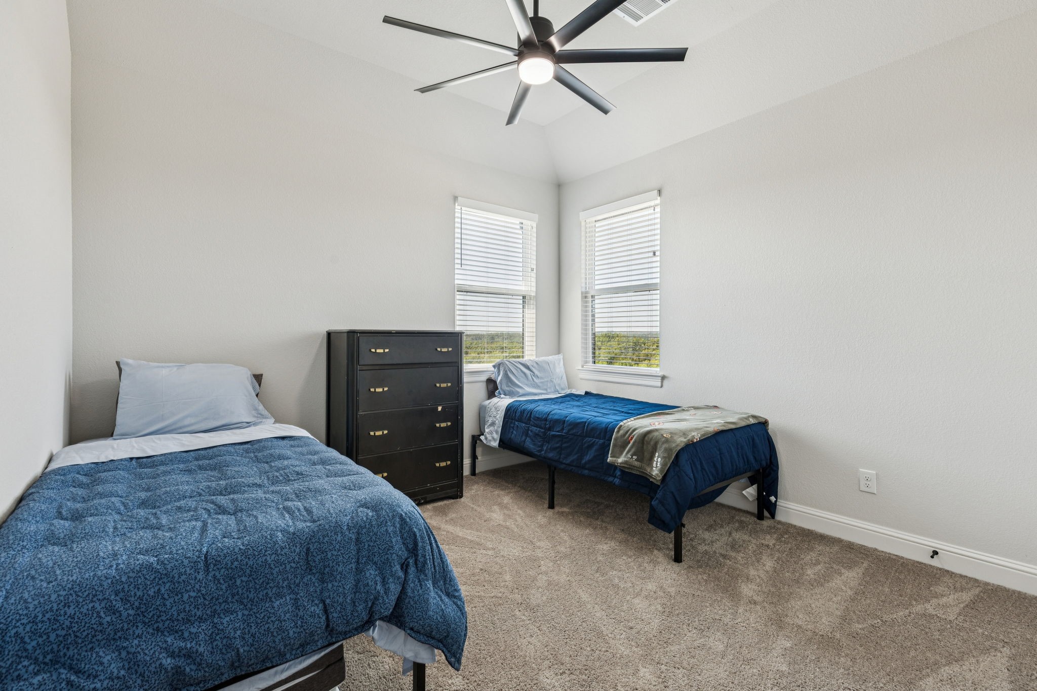 933 Highlands Avenue