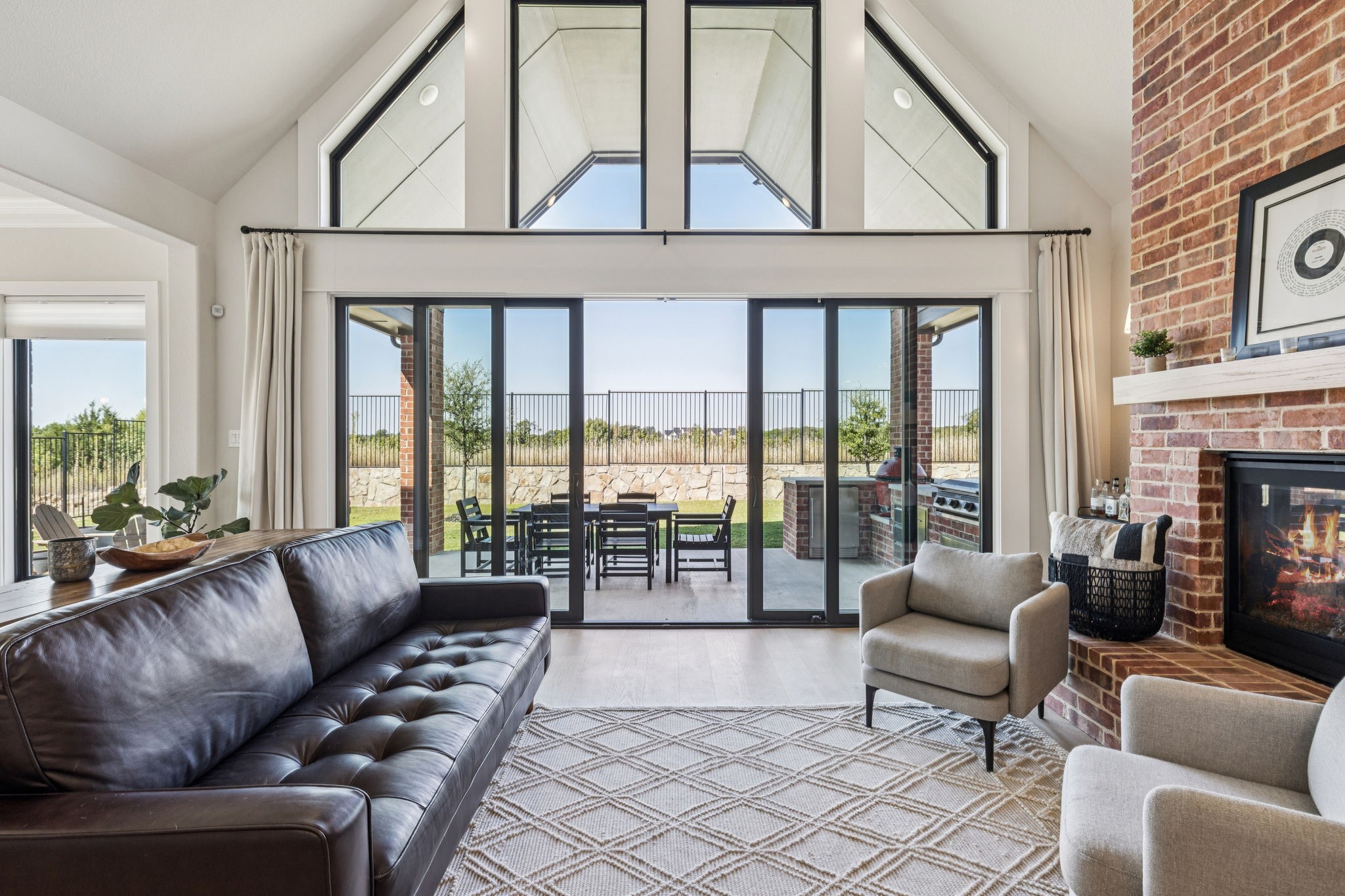 933 Highlands Avenue