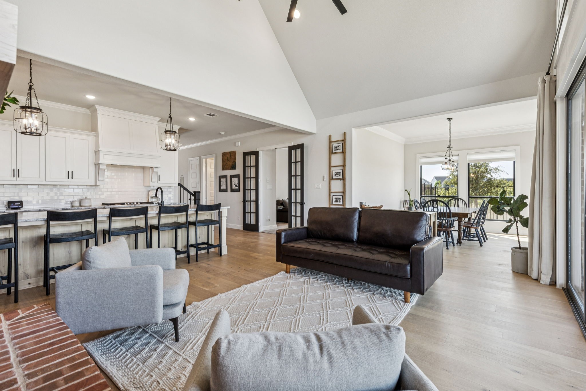 933 Highlands Avenue