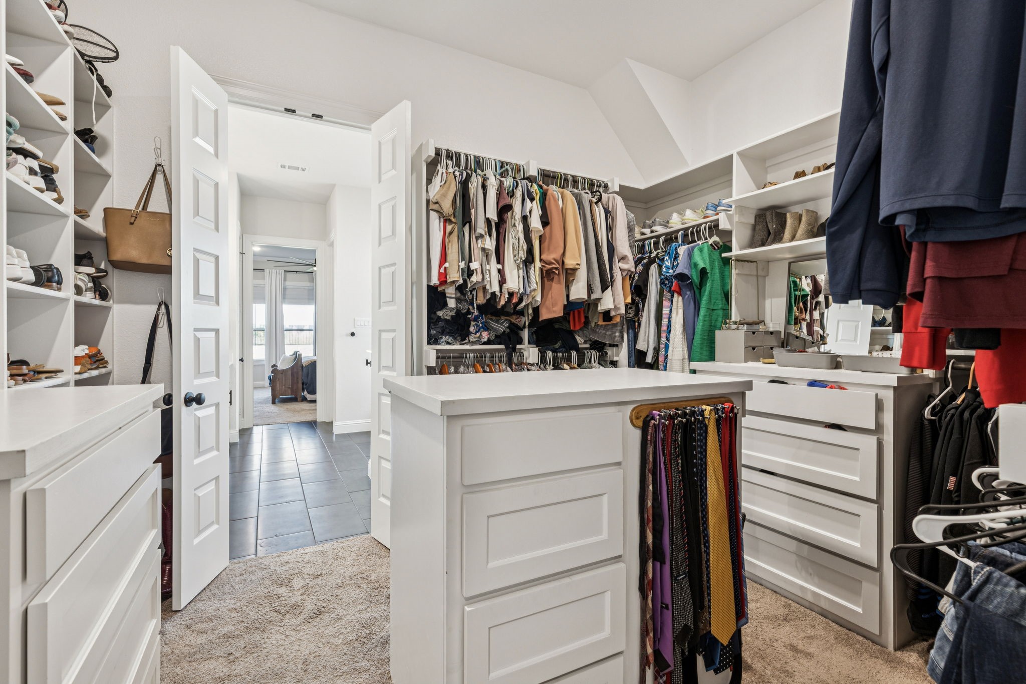 933 Highlands Avenue