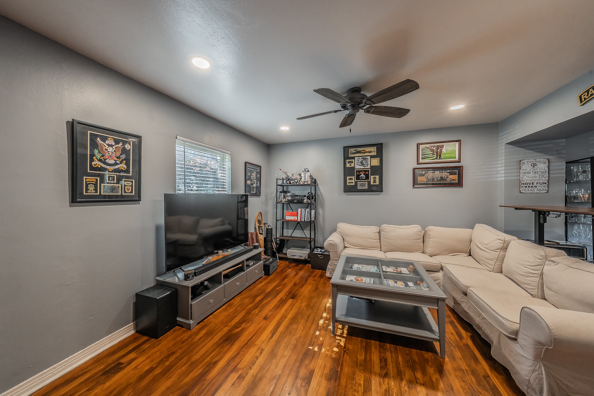 6341 Bordeaux Avenue