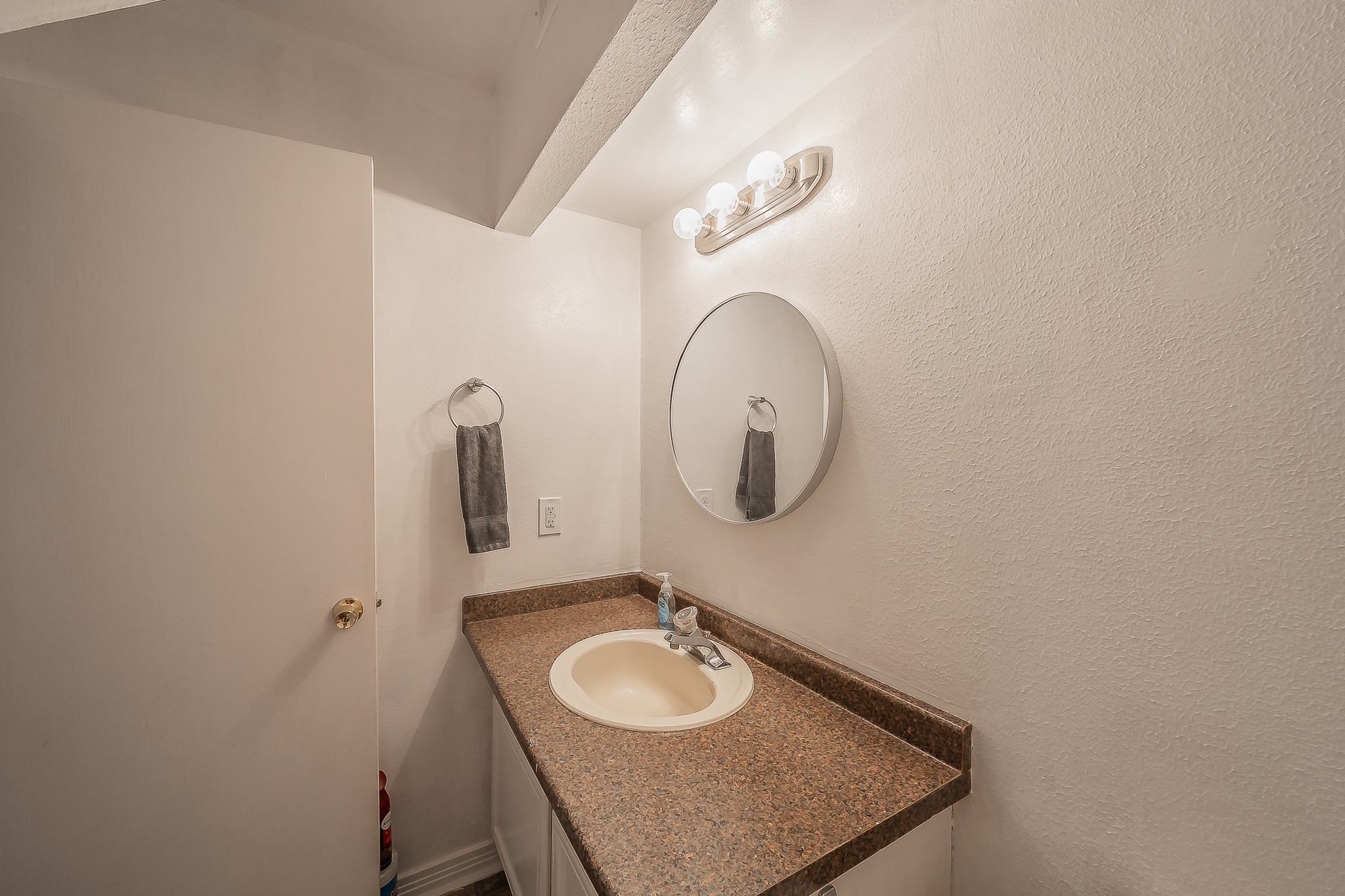 6341 Bordeaux Avenue