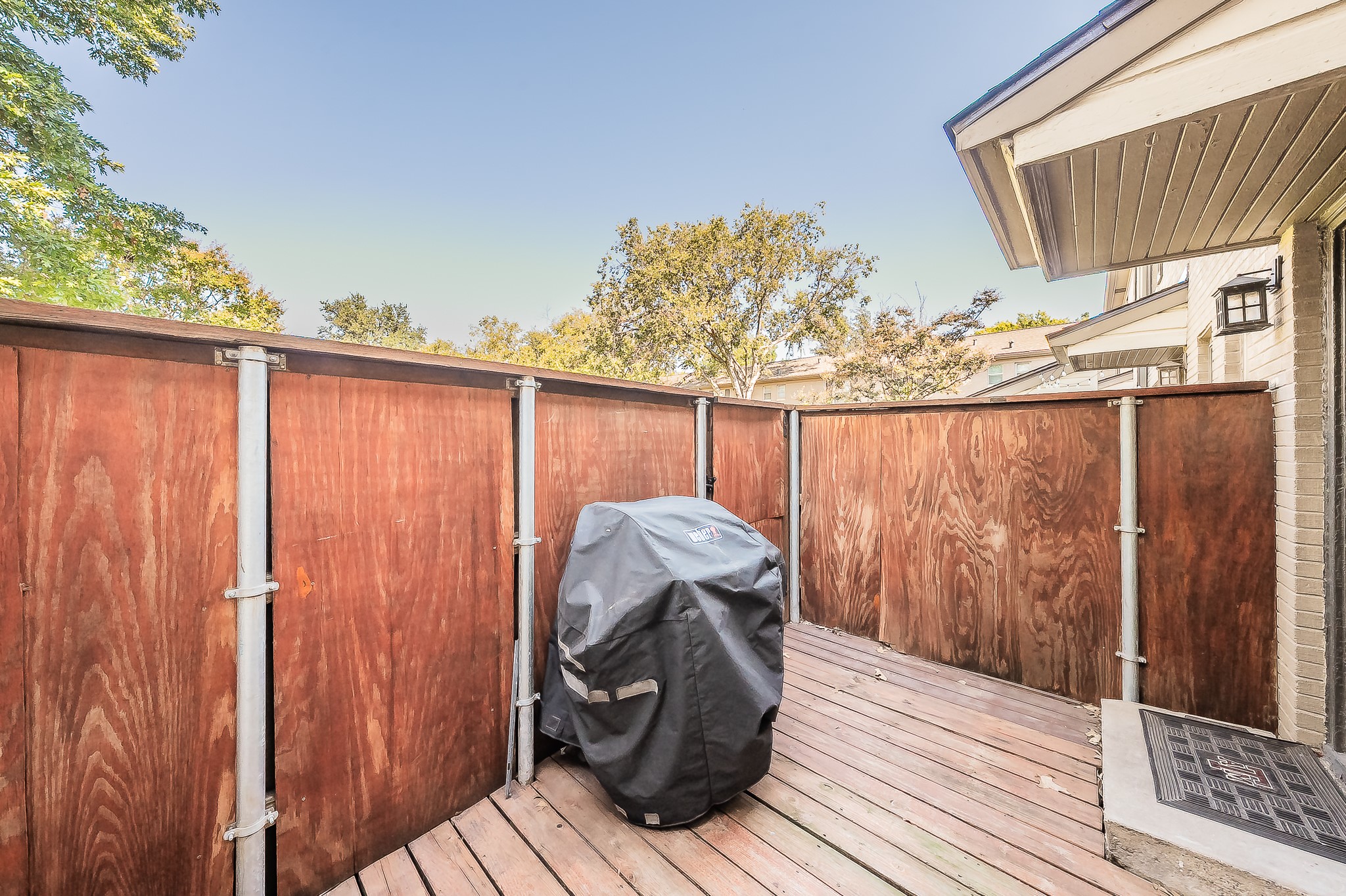 6341 Bordeaux Avenue