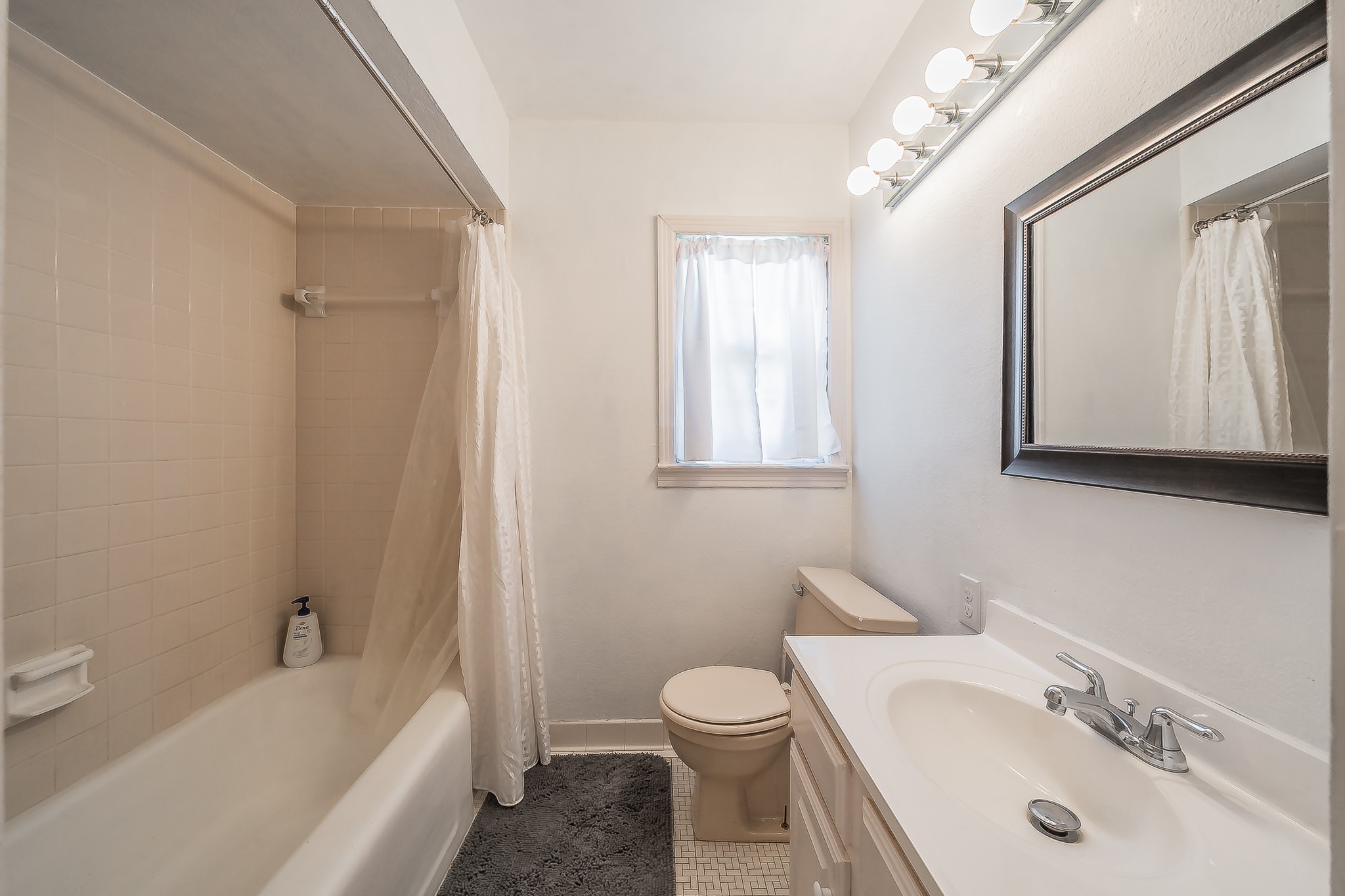 6341 Bordeaux Avenue