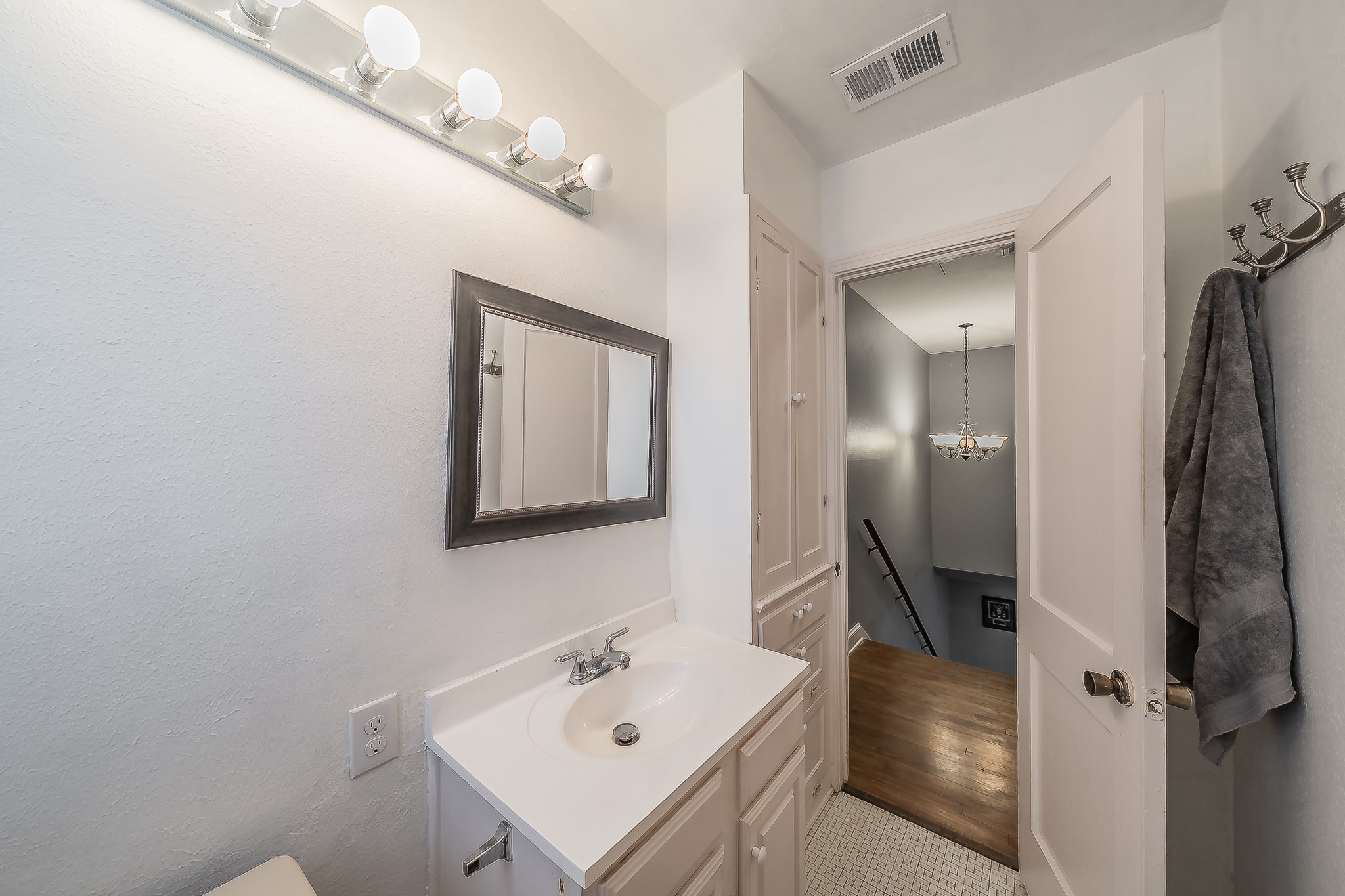 6341 Bordeaux Avenue