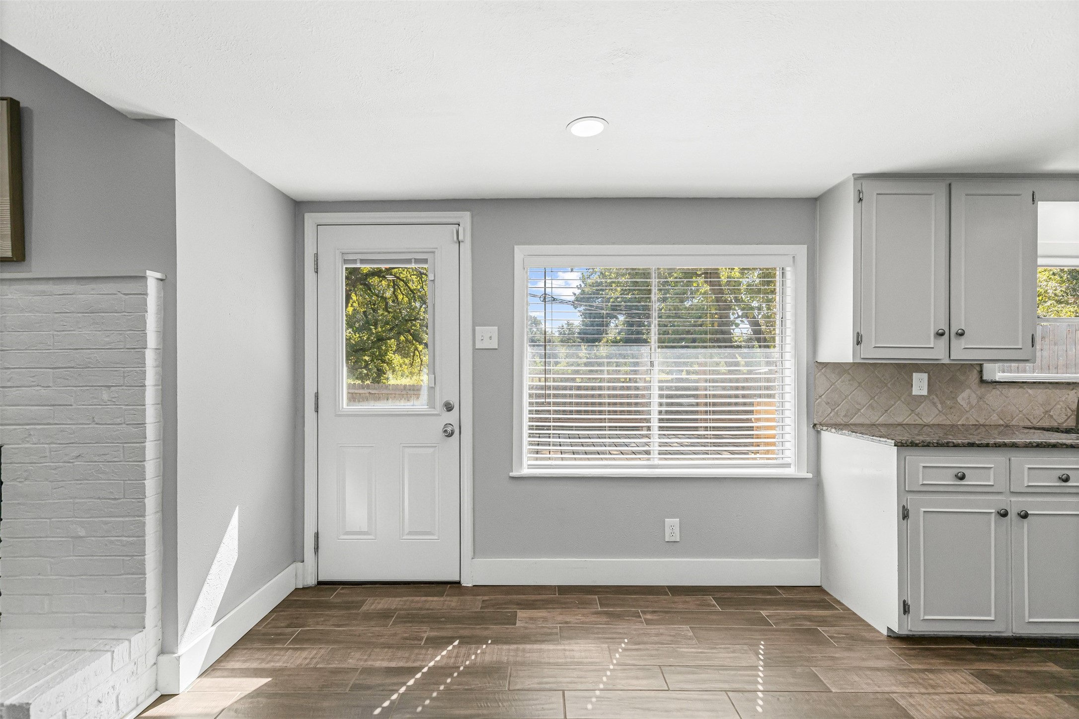 604 E Mitchell Street