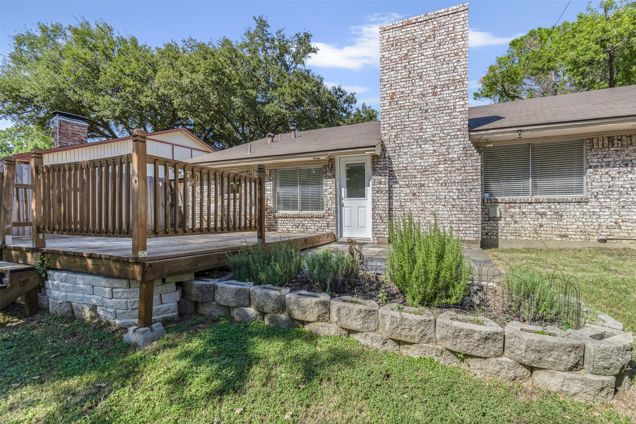 604 E Mitchell Street