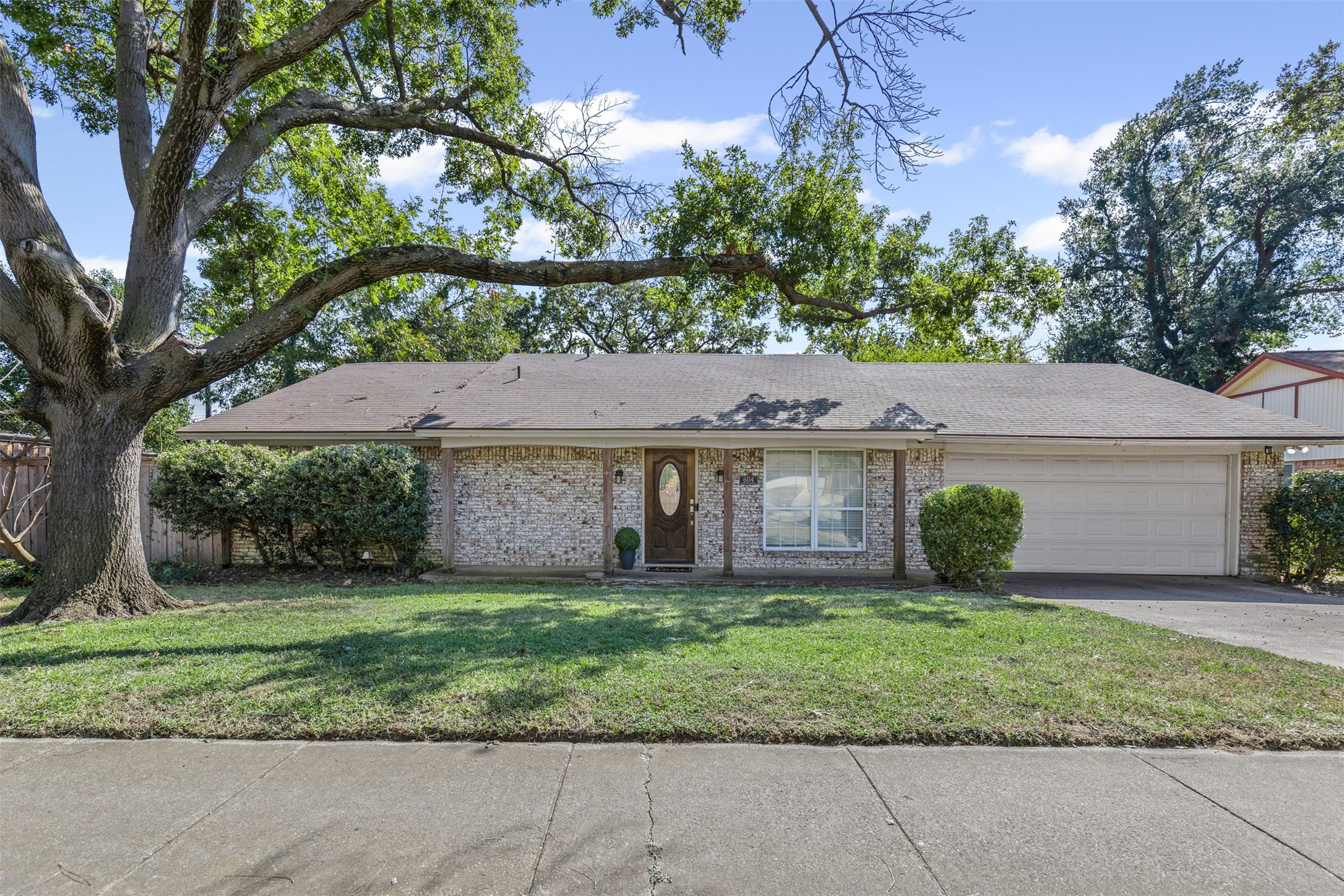 604 E Mitchell Street