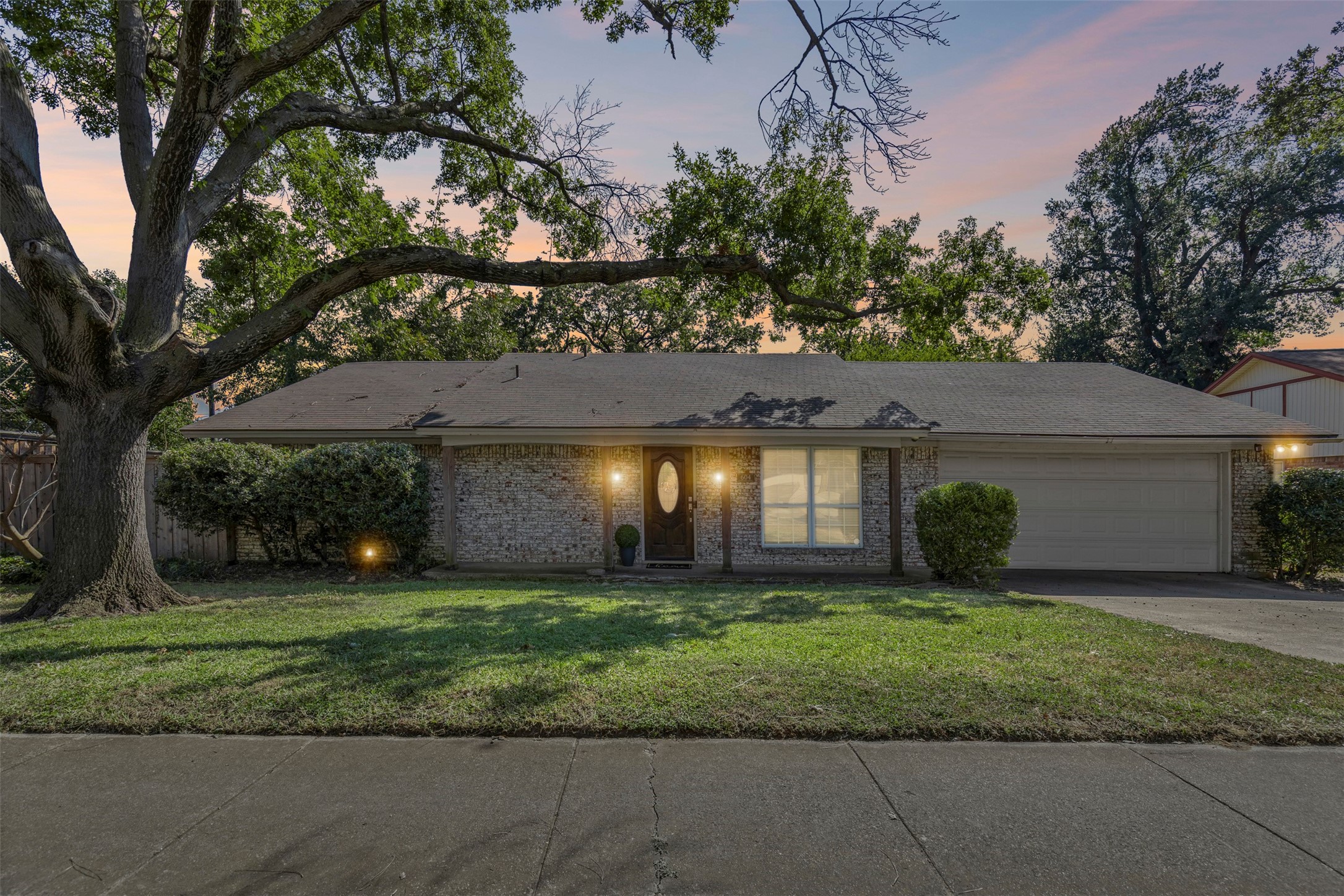 604 E Mitchell Street