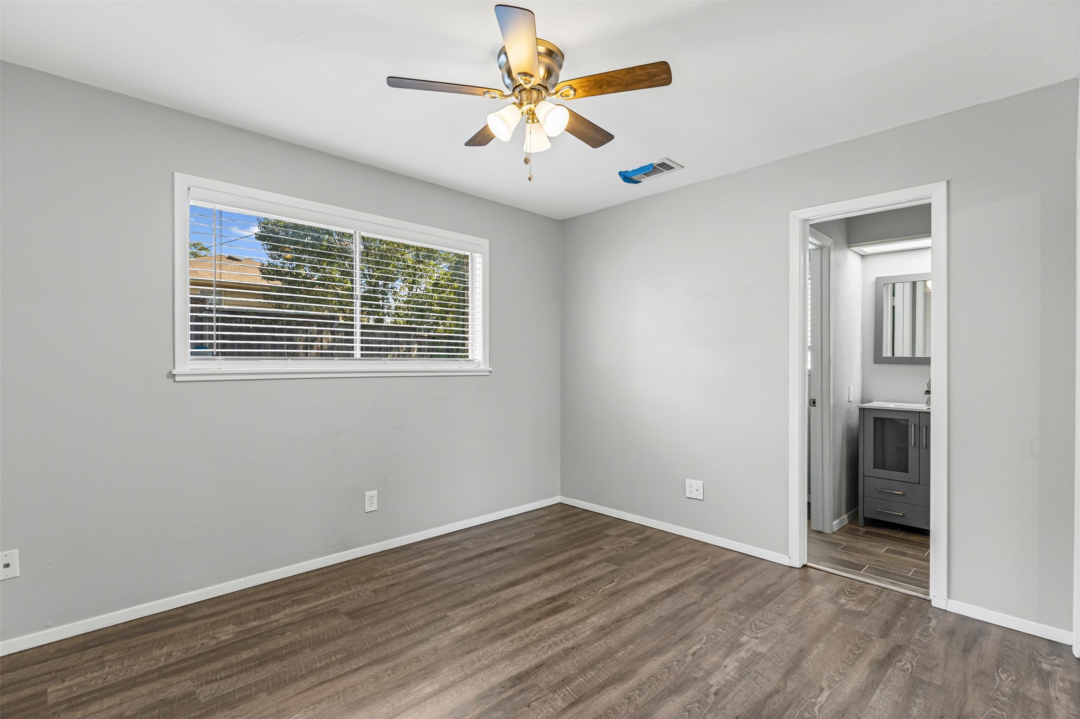 604 E Mitchell Street