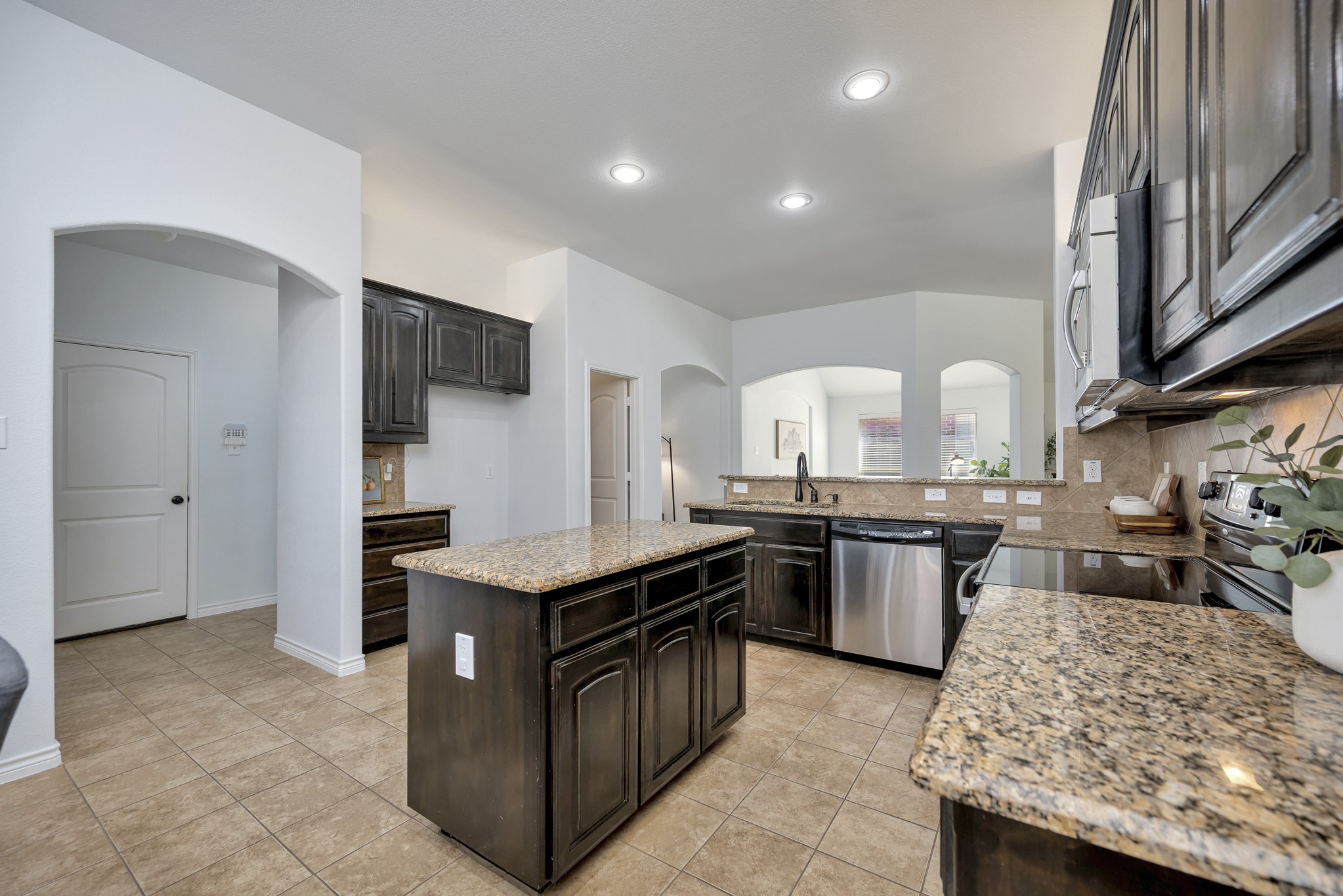 12421 Woods Edge Trail