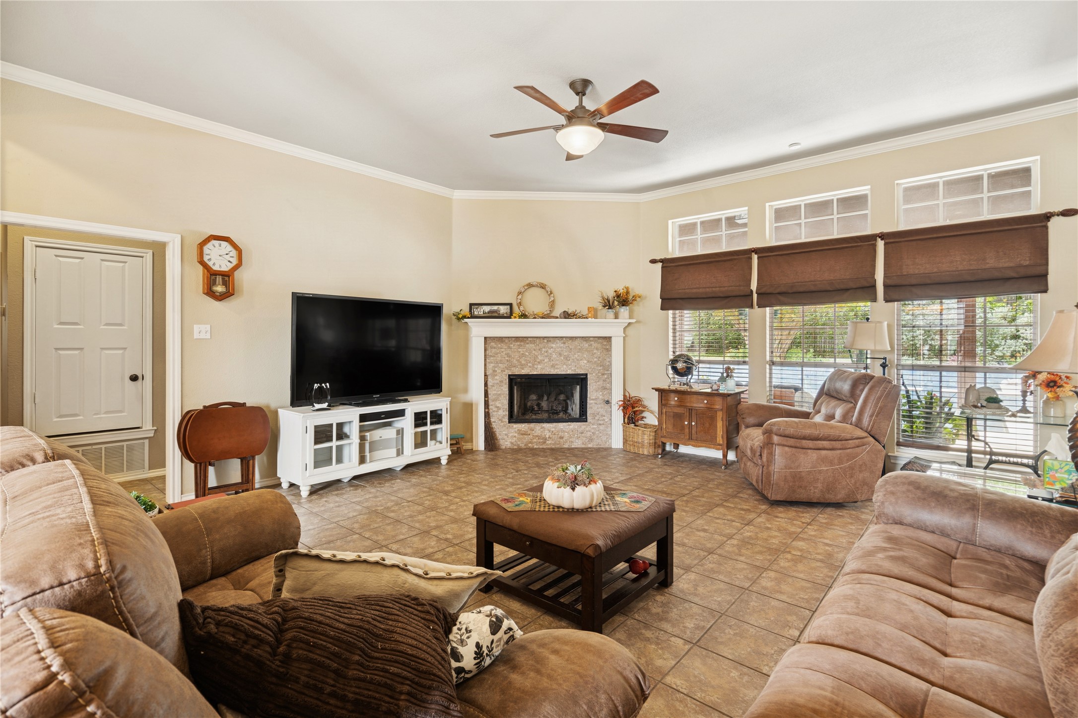 7333 Hidden Oaks Drive