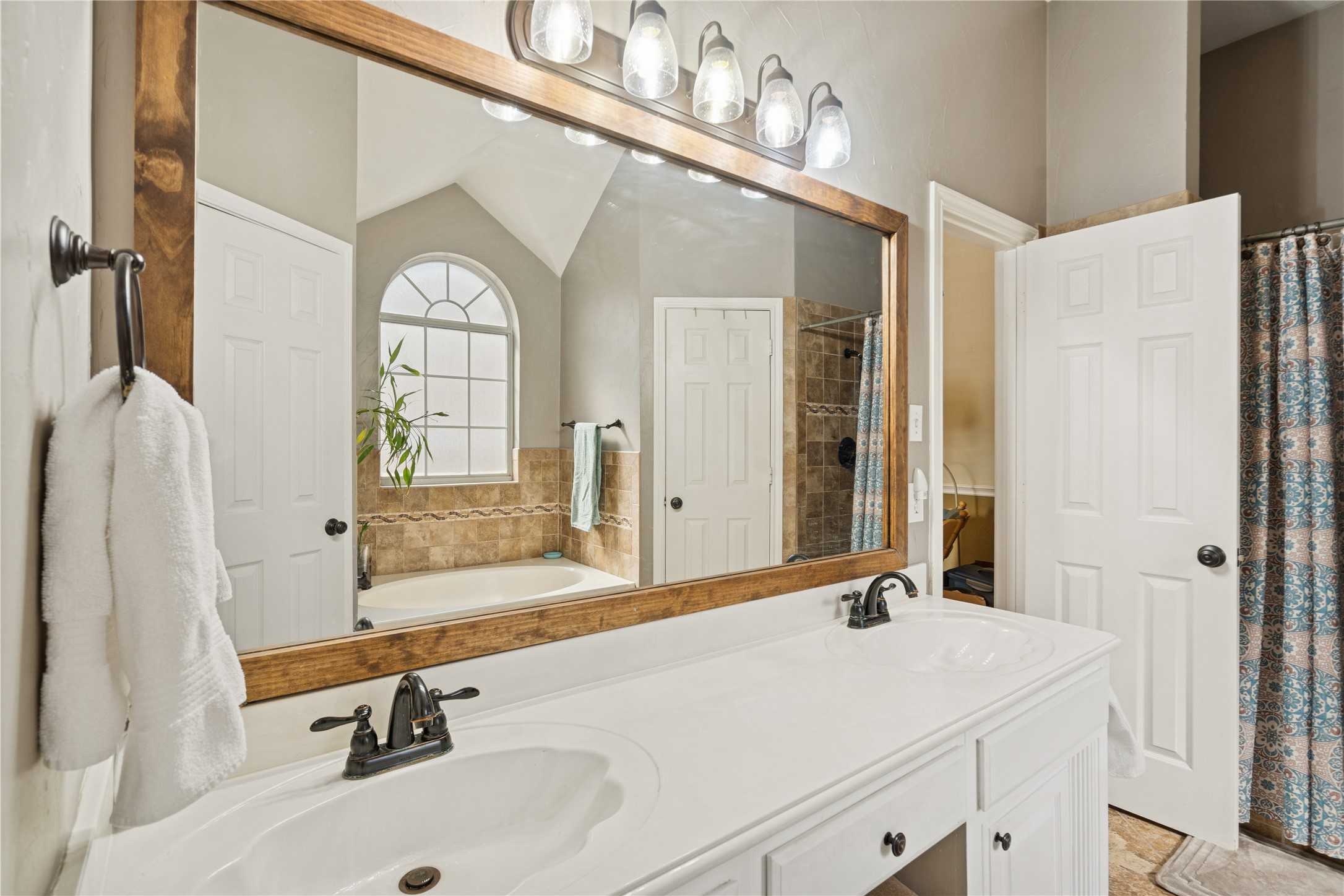 7333 Hidden Oaks Drive