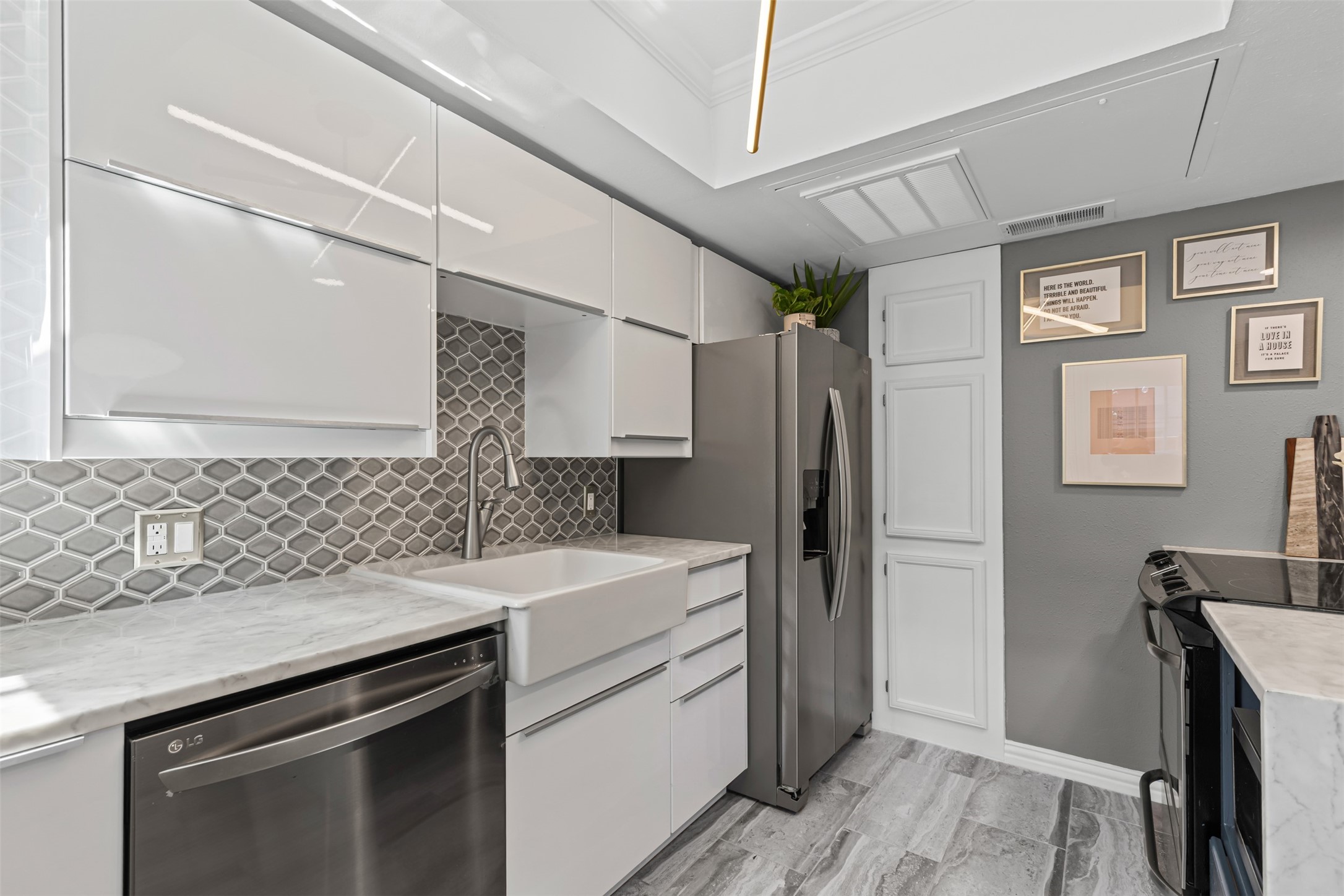 6410 Bordeaux Avenue