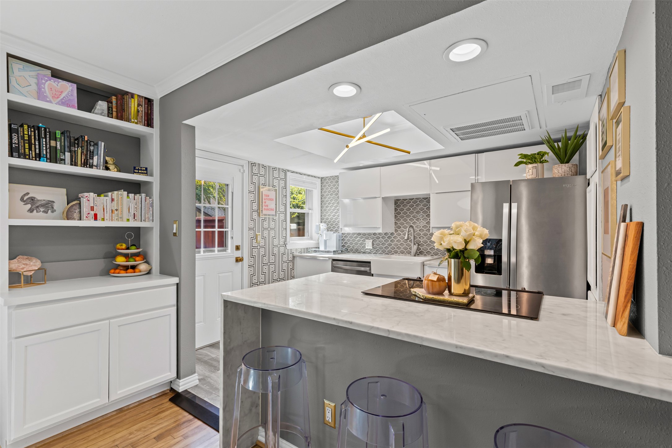 6410 Bordeaux Avenue