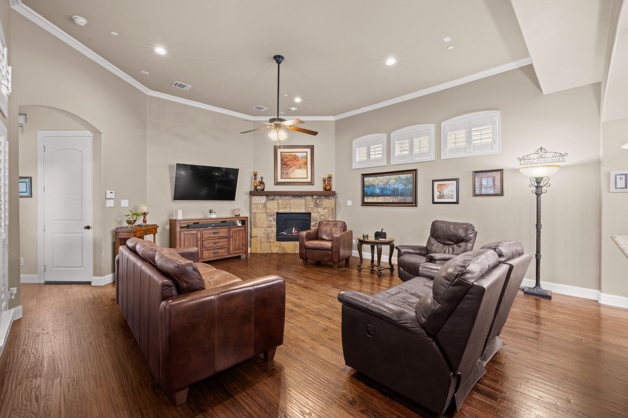 3933 Blackjack Oak Drive