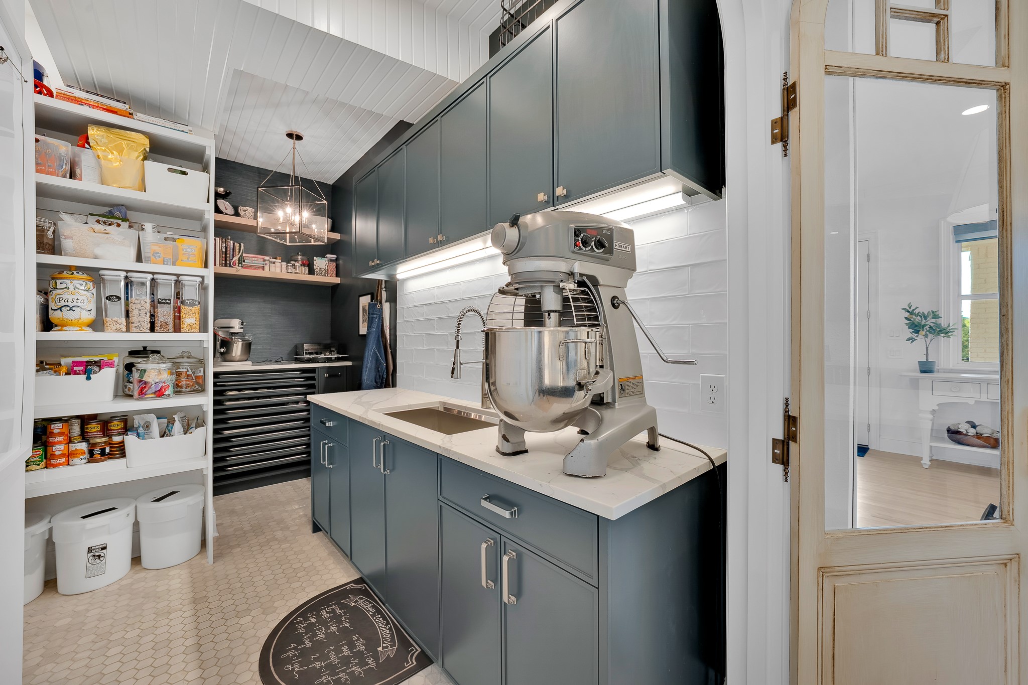 1431 Travis Circle N