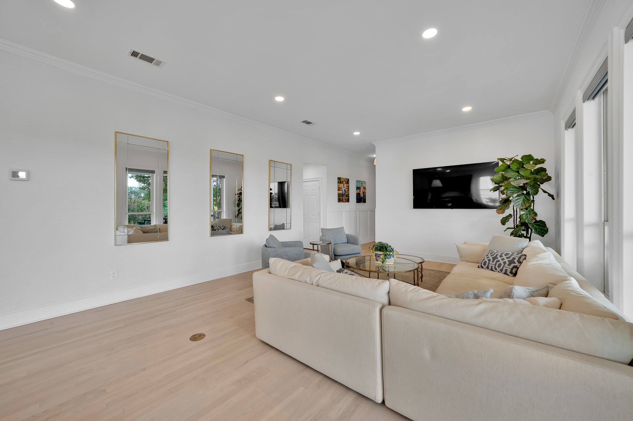 1431 Travis Circle N