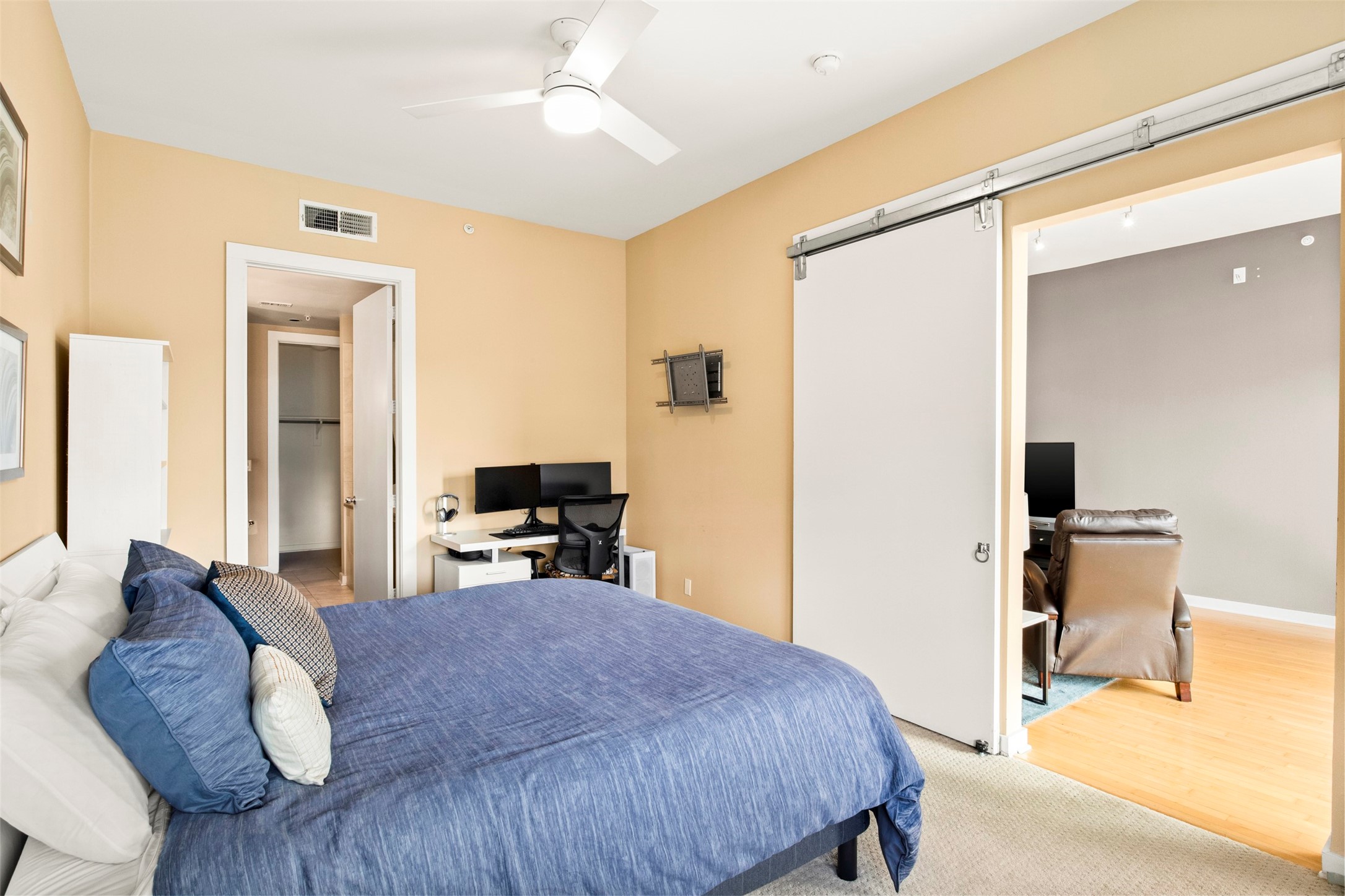 2950 Mckinney Avenue 412