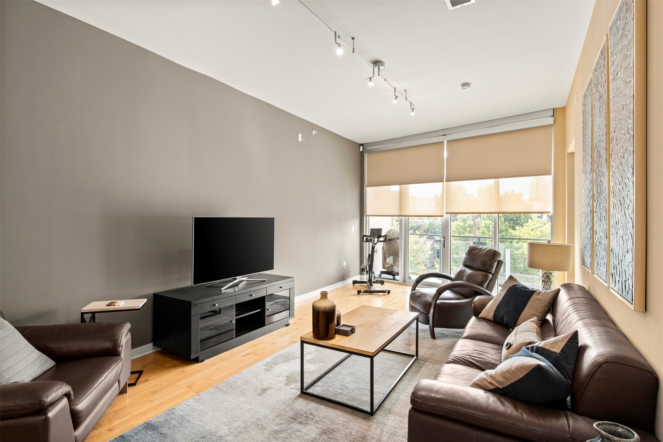 2950 Mckinney Avenue 412