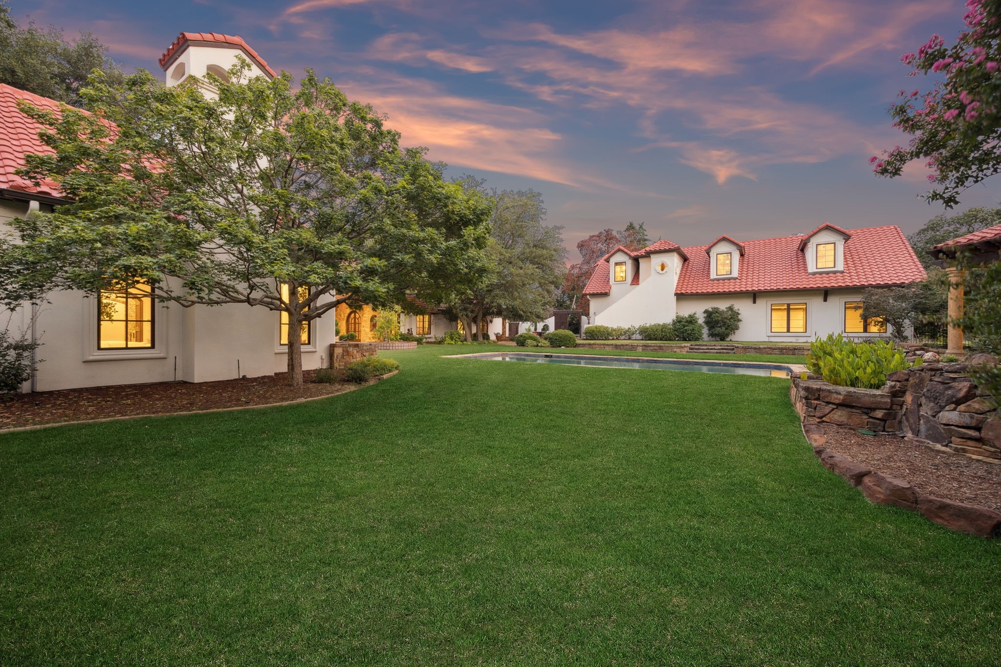 1900 Shady Oaks Drive