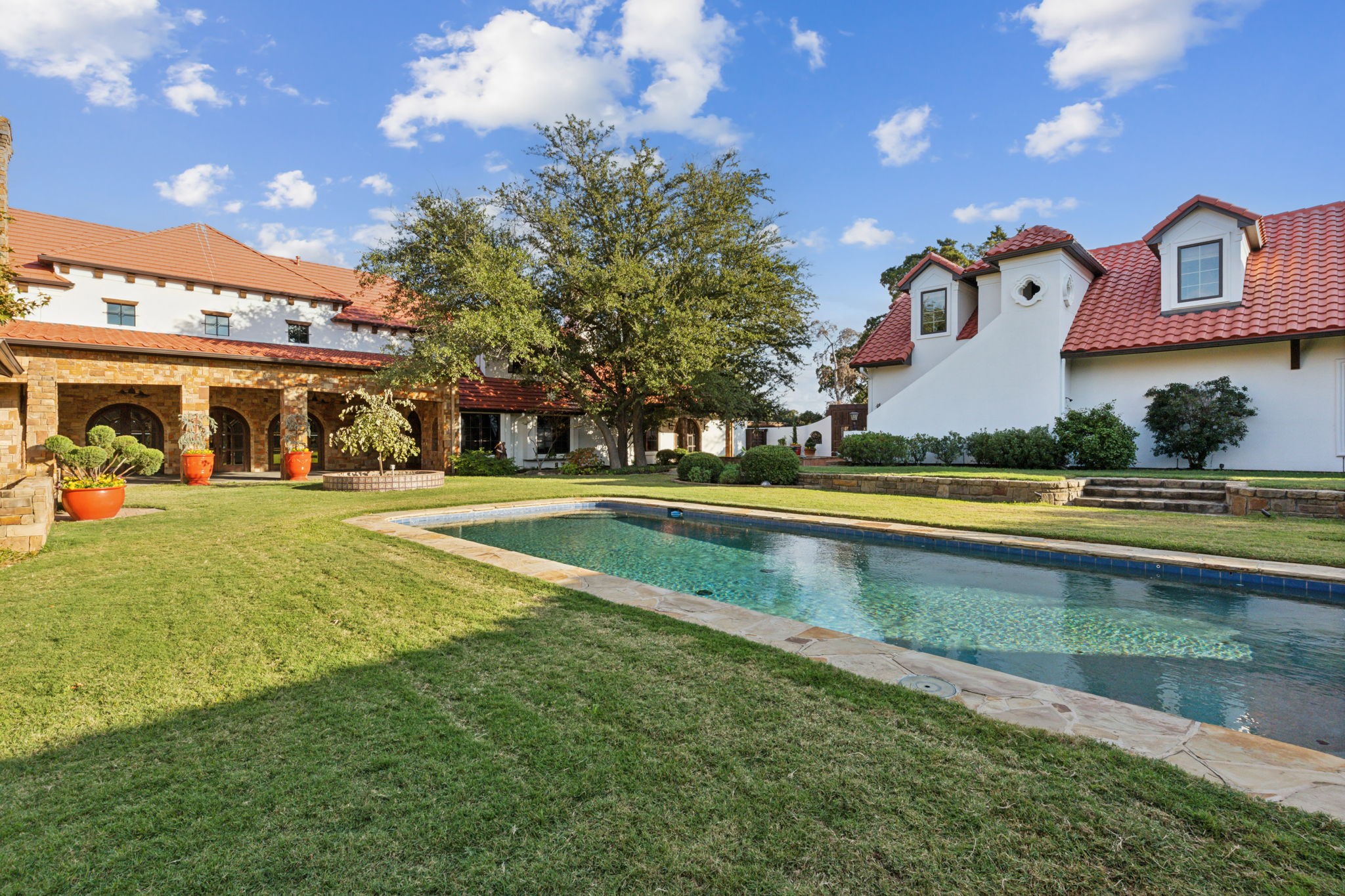 1900 Shady Oaks Drive