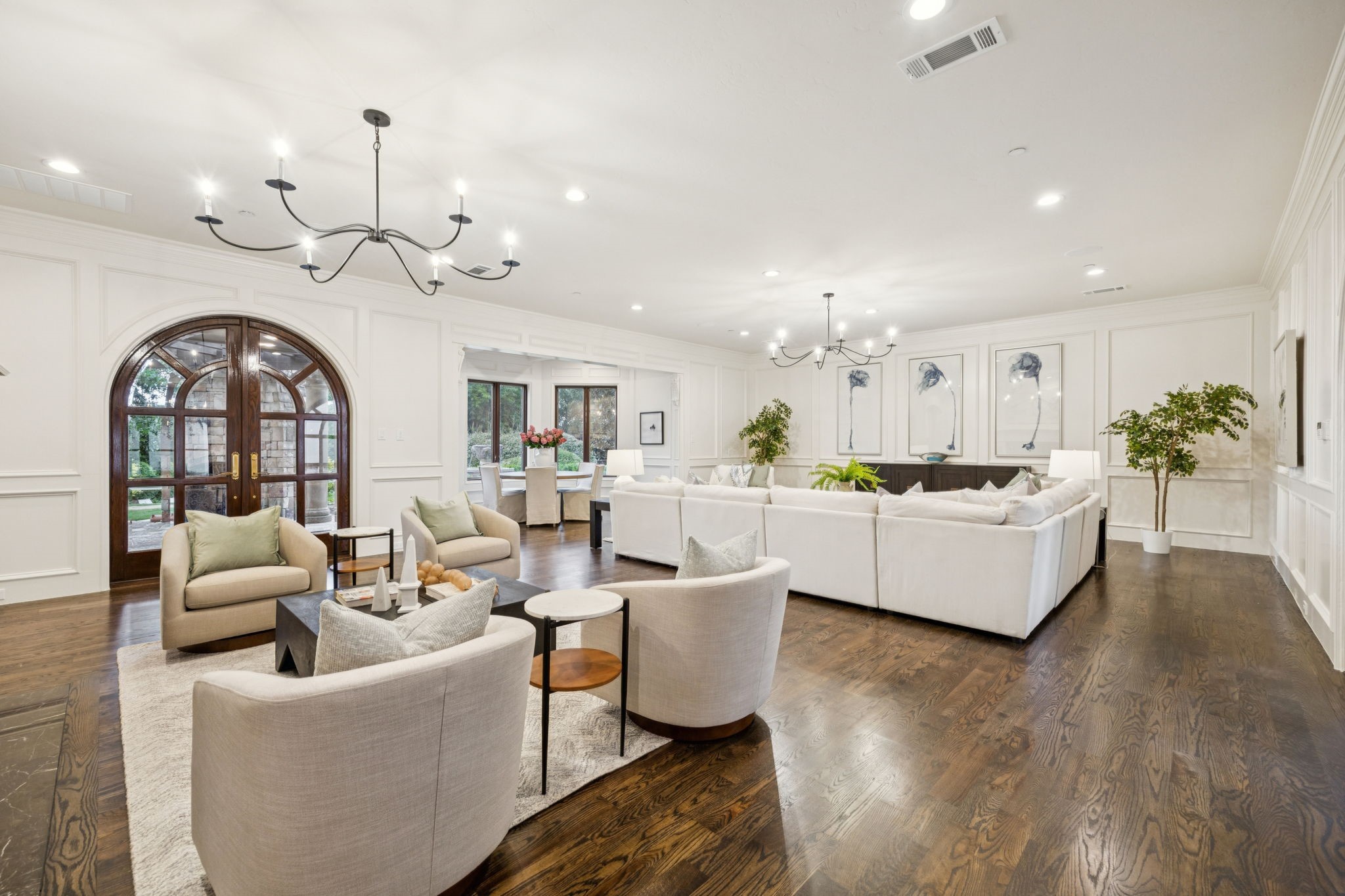 1900 Shady Oaks Drive