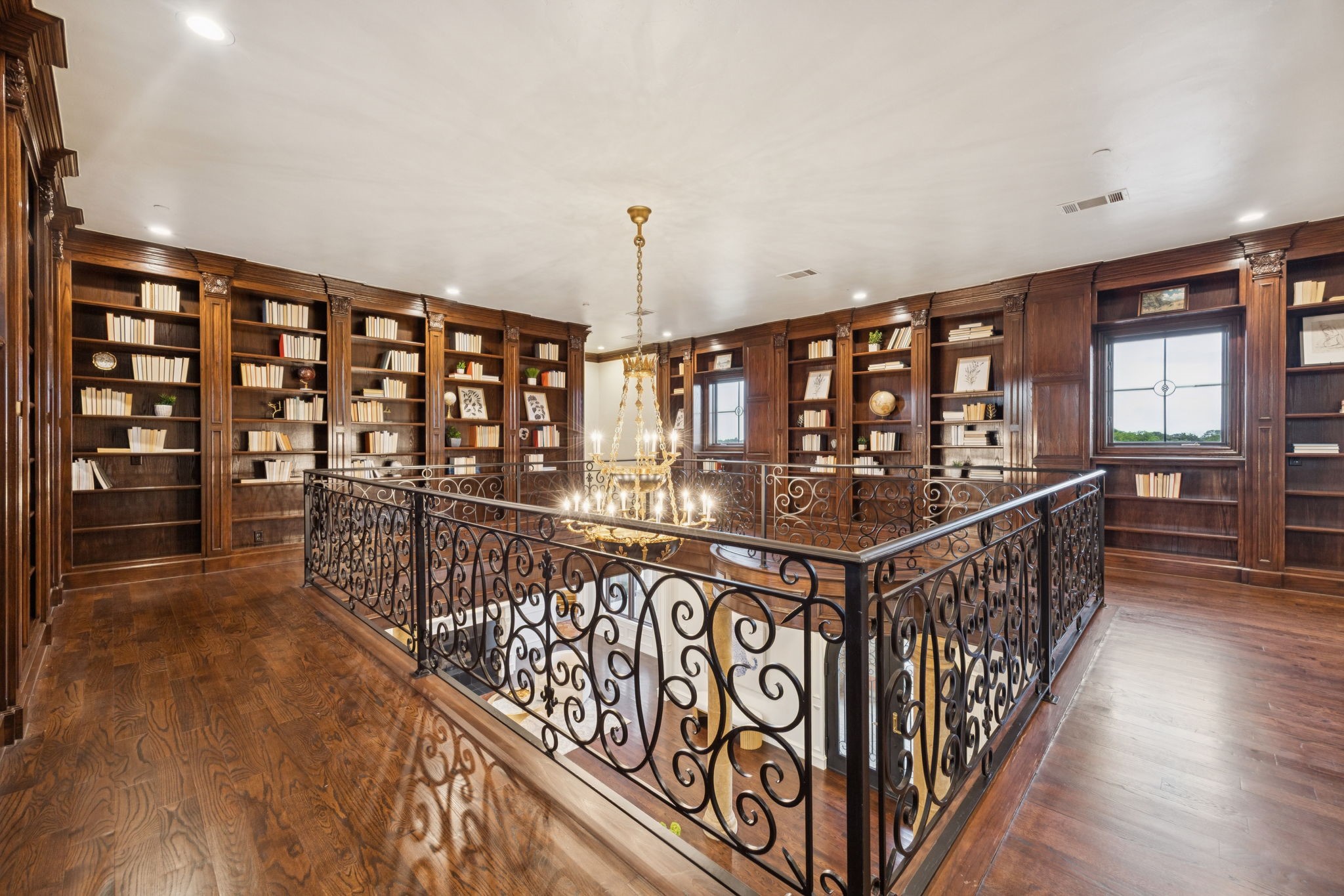 1900 Shady Oaks Drive