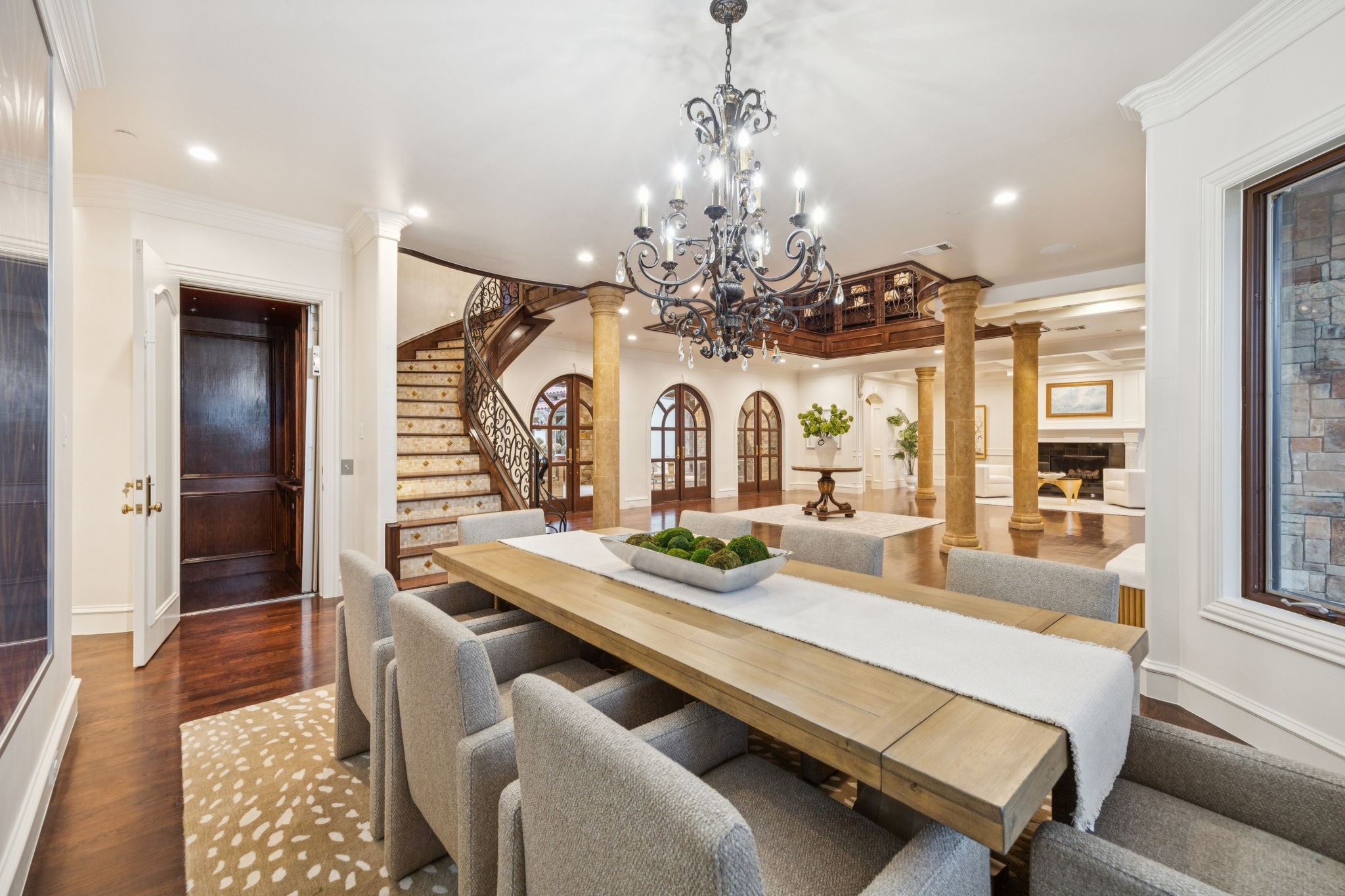 1900 Shady Oaks Drive