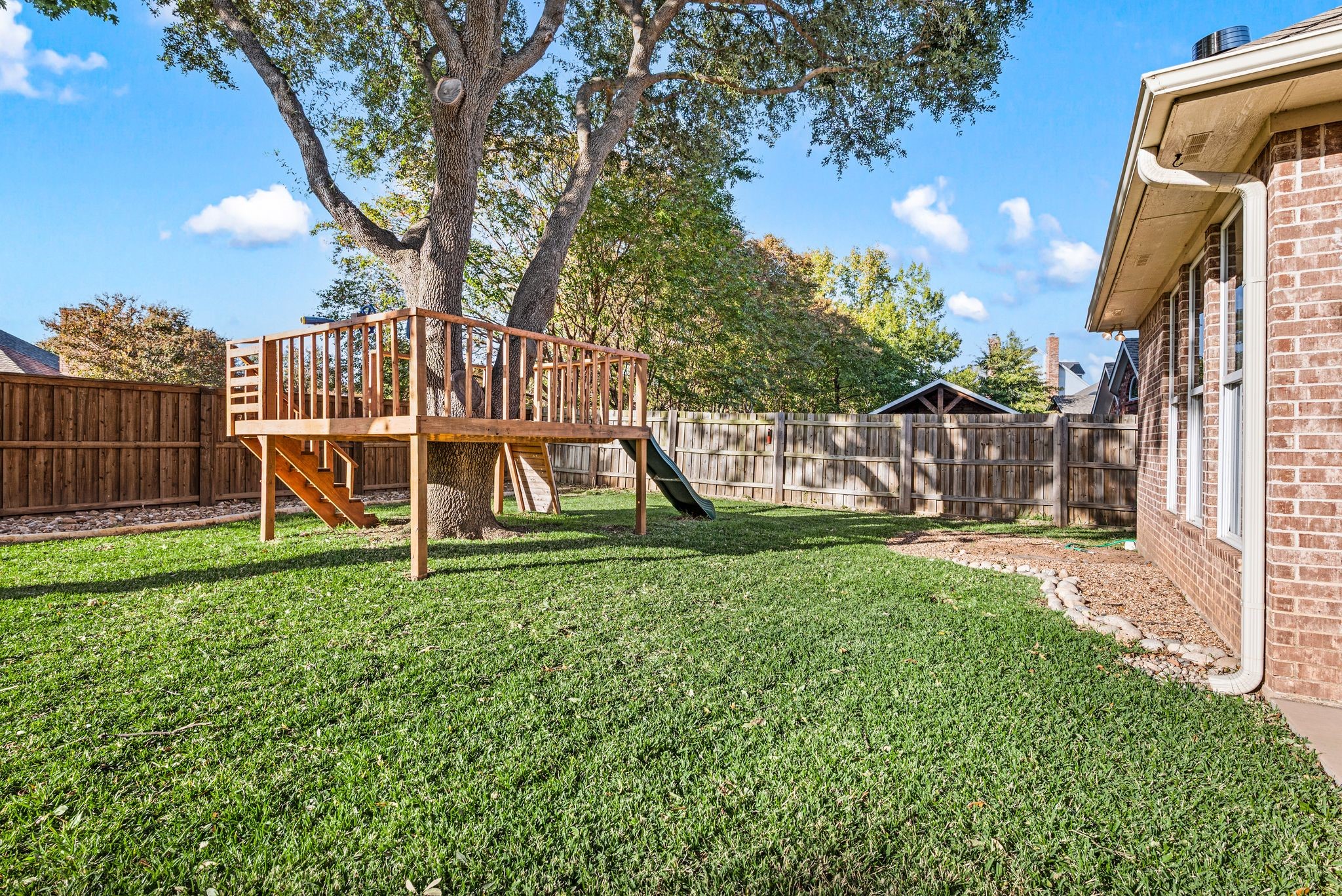 107 Greenhill Trail S