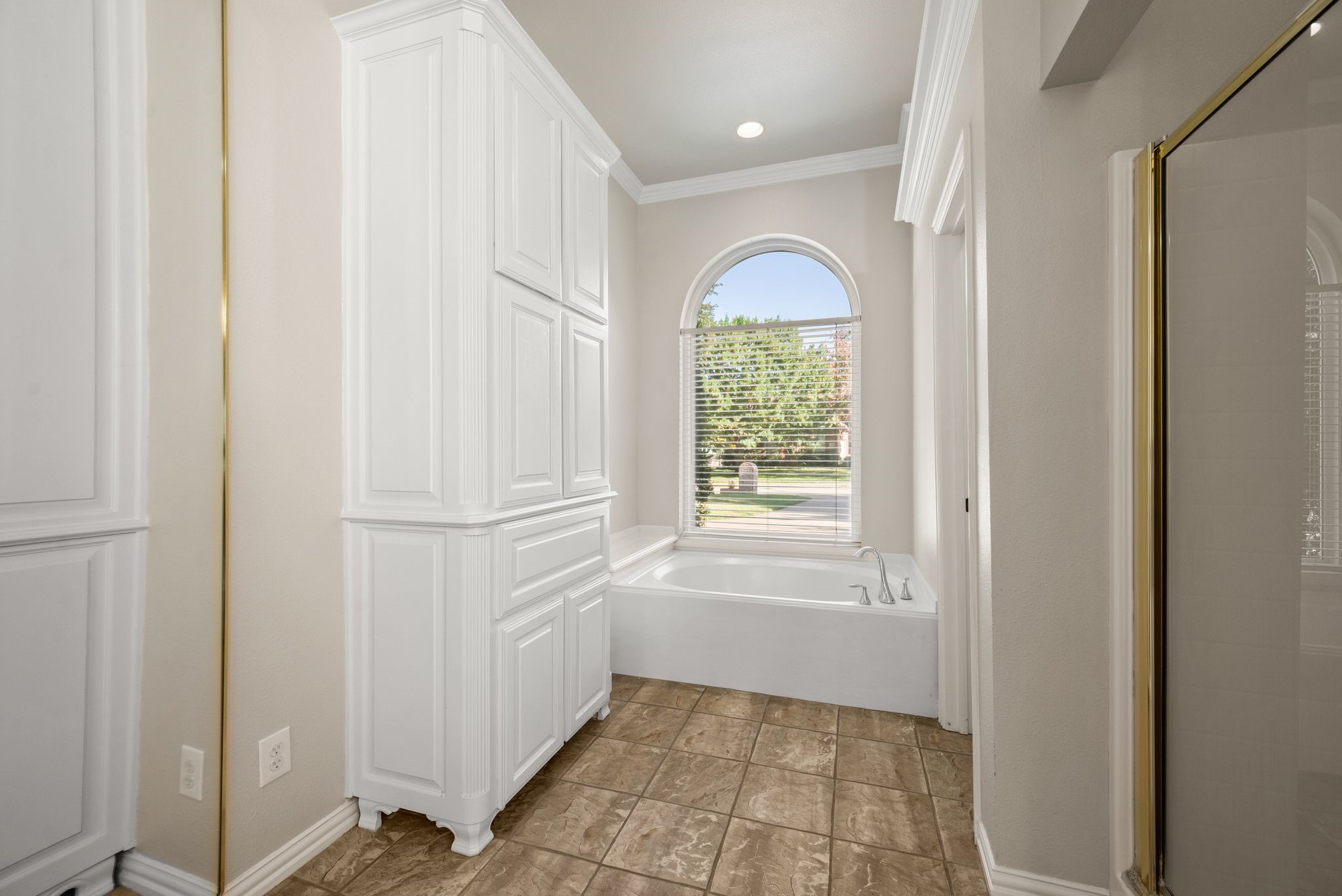 107 Greenhill Trail S