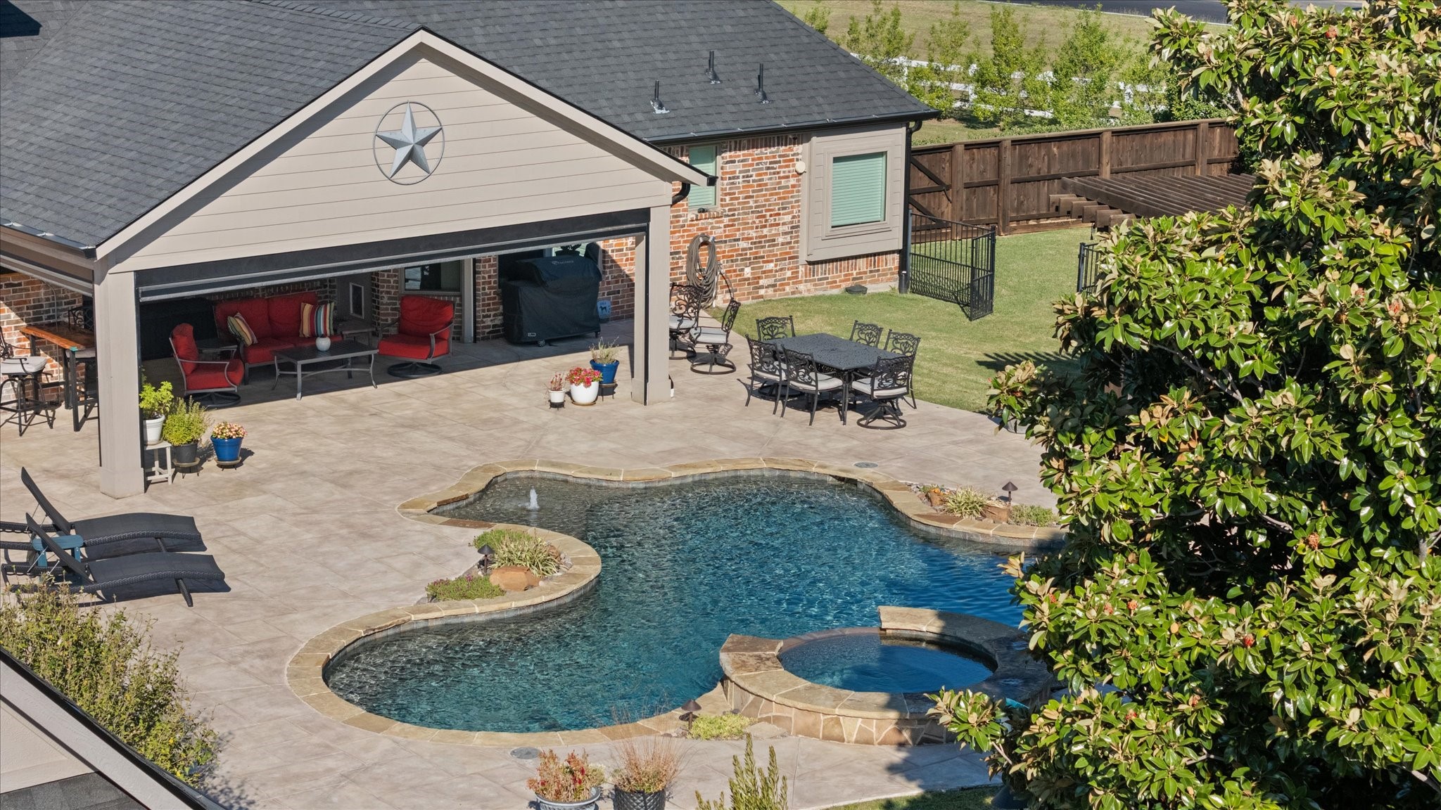 5716 Pinnacle Circle