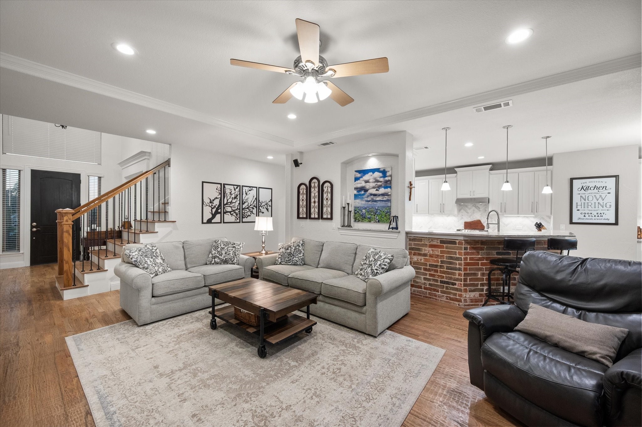 5716 Pinnacle Circle