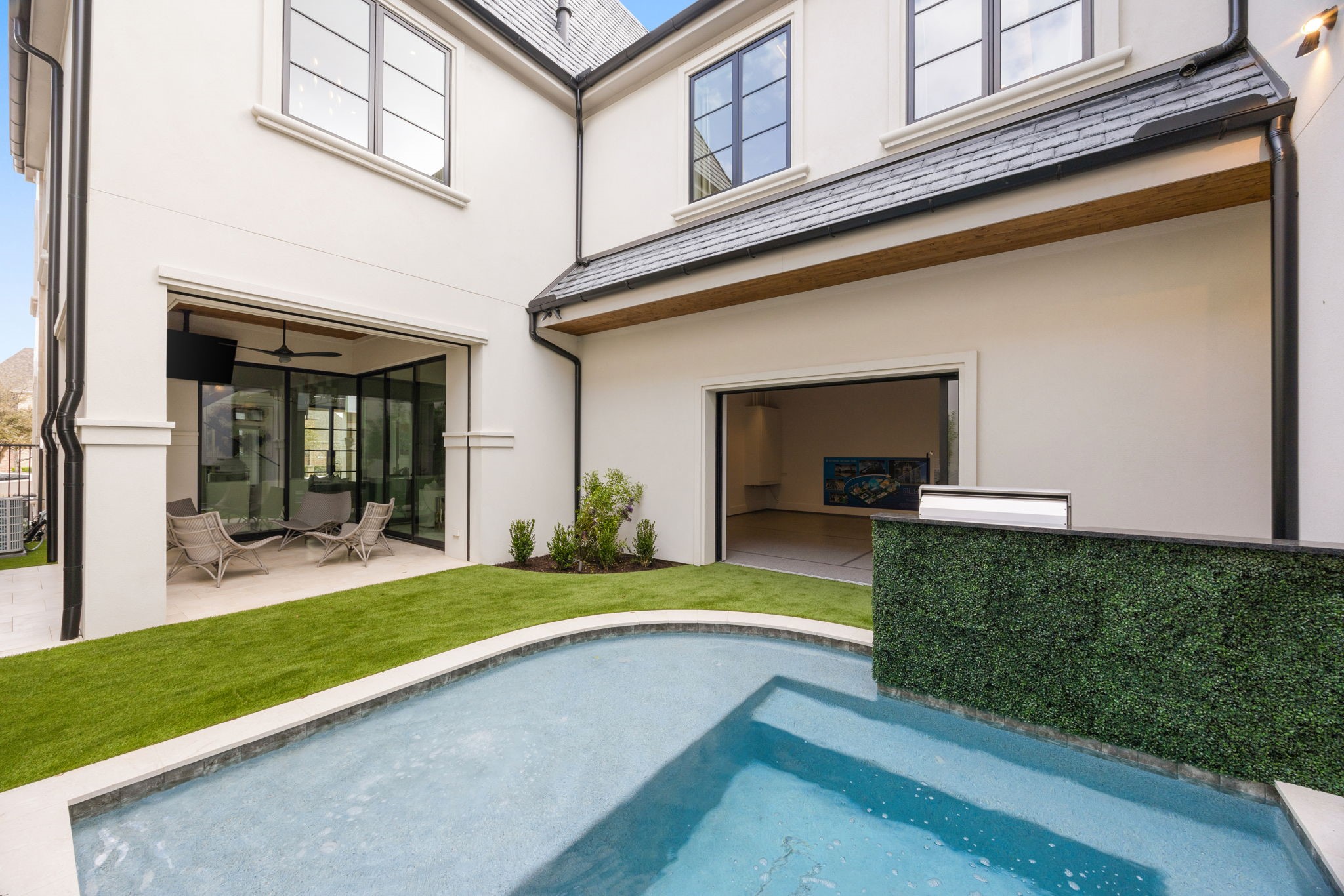 1812 Riviera Lane