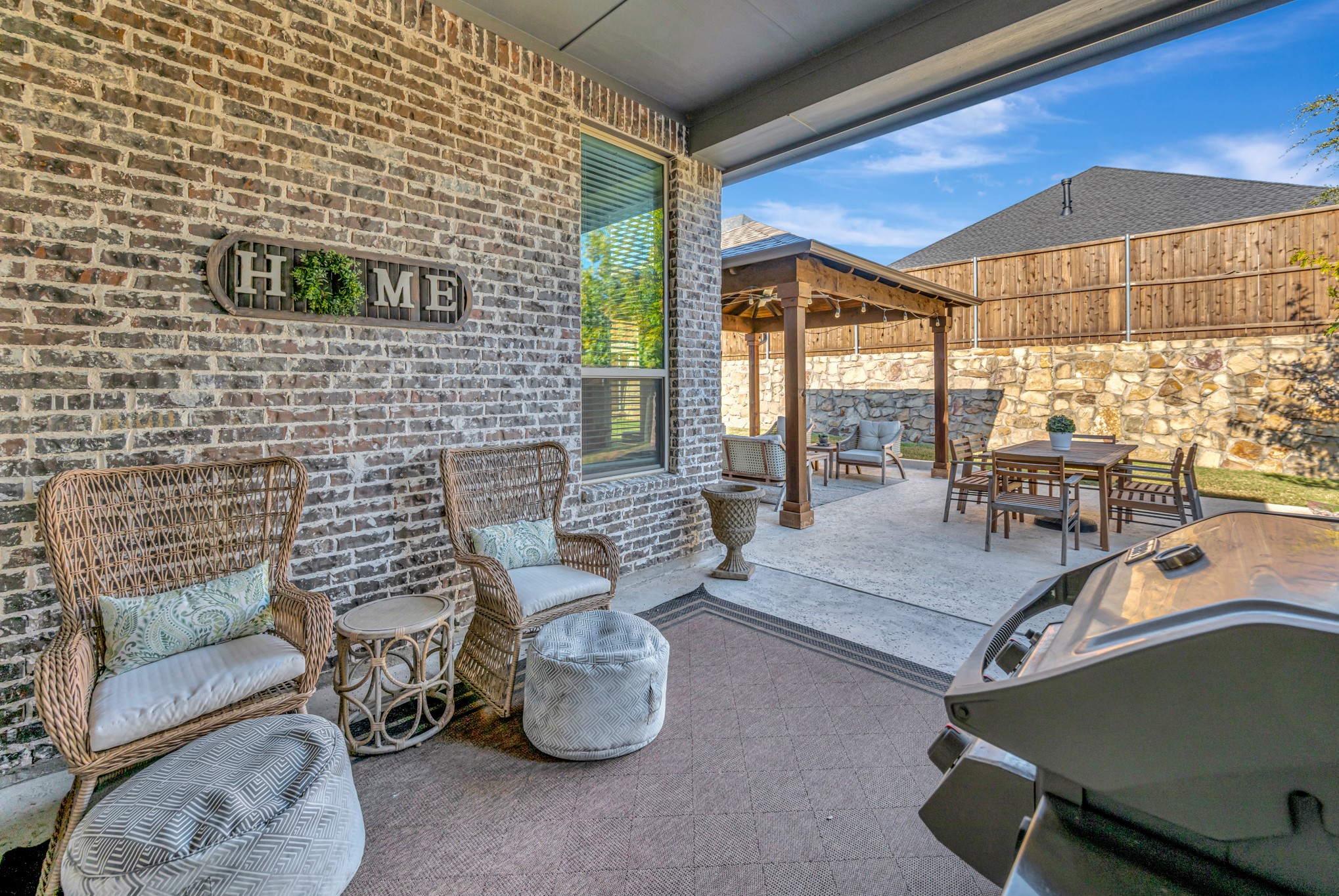 1117 Thornhill Way