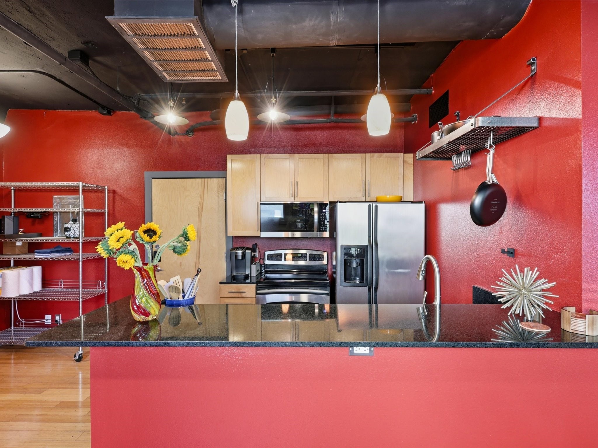 910 Houston Street 305