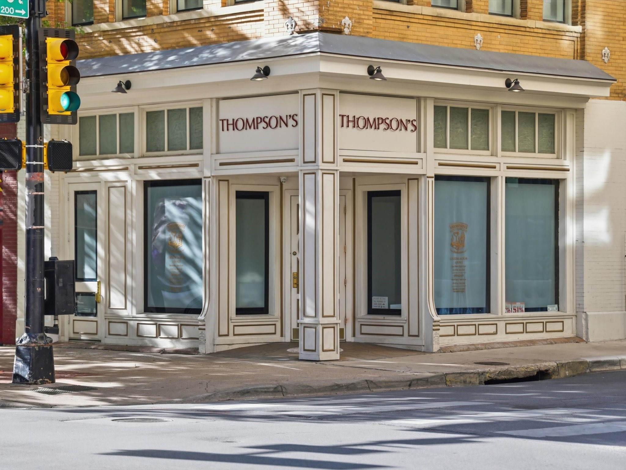 910 Houston Street 305