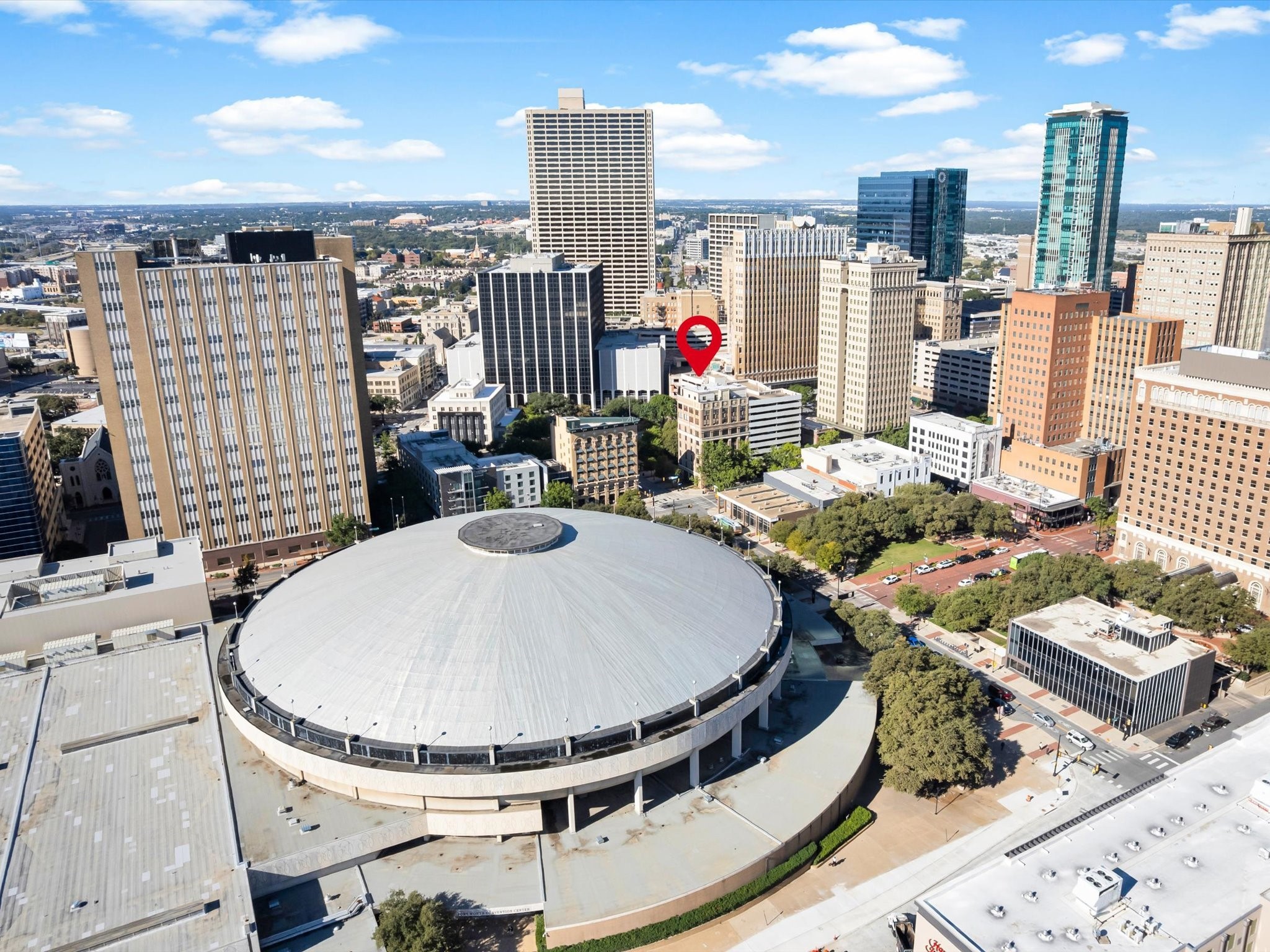 910 Houston Street 305