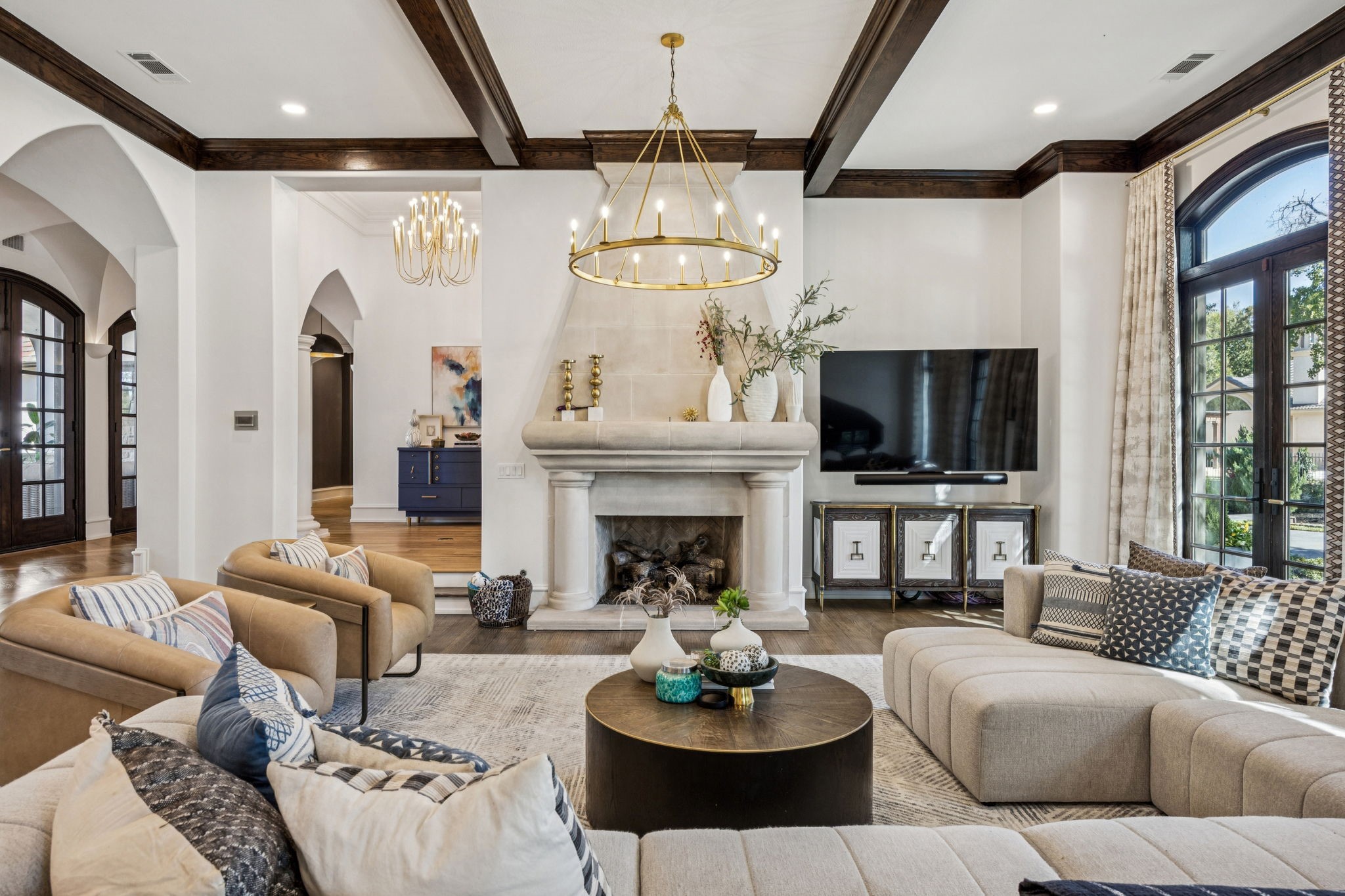 1100 La Paloma Court