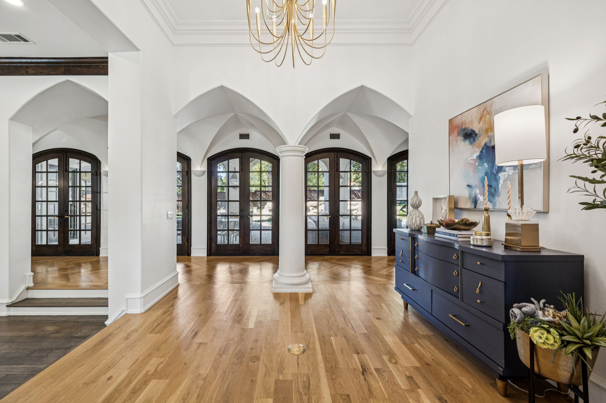 1100 La Paloma Court